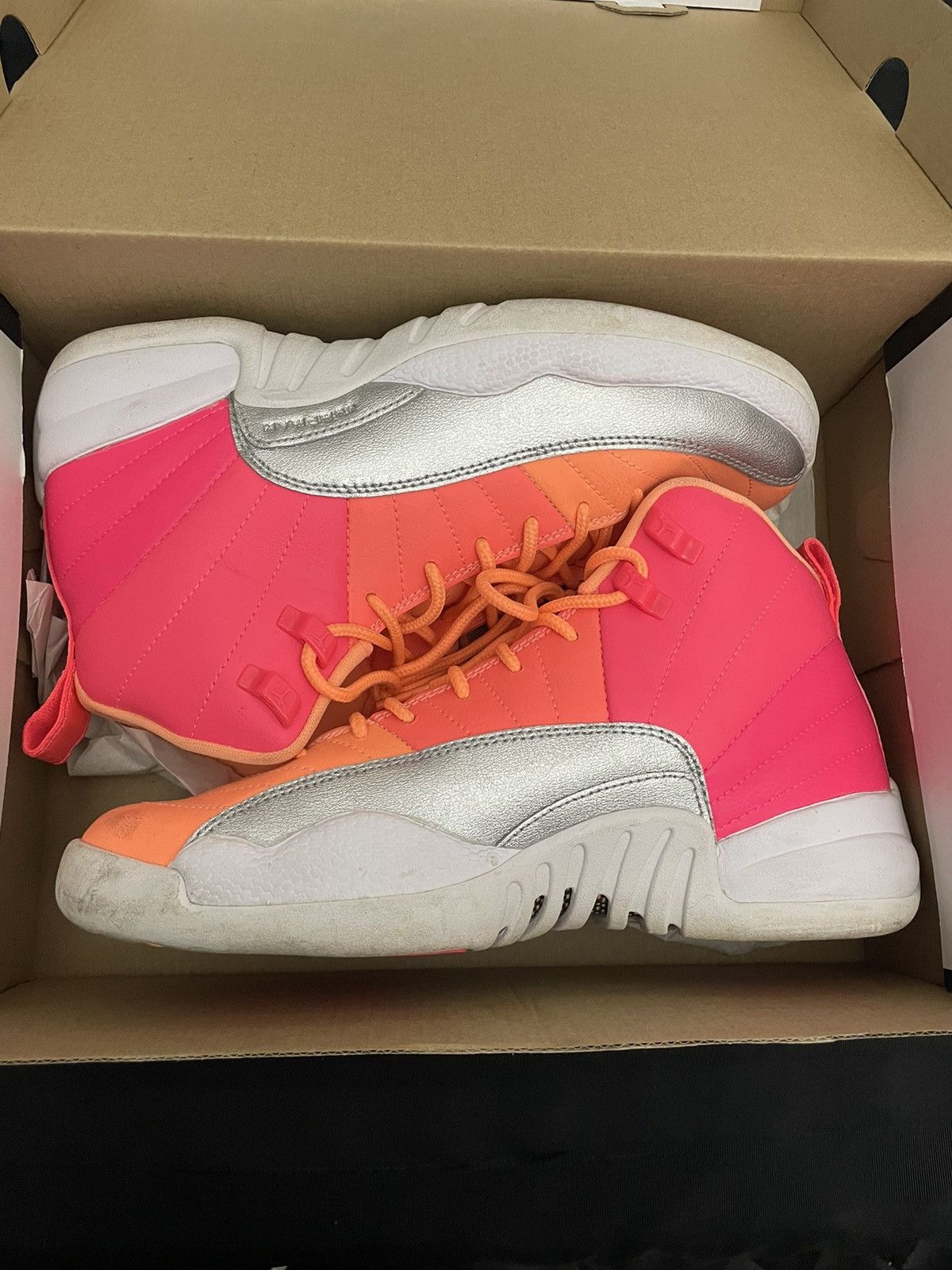 Jordan Brand Air jordan 12 retro- Sunrise 7Y Size US 7 / IT 37 - 1 Thumbnail