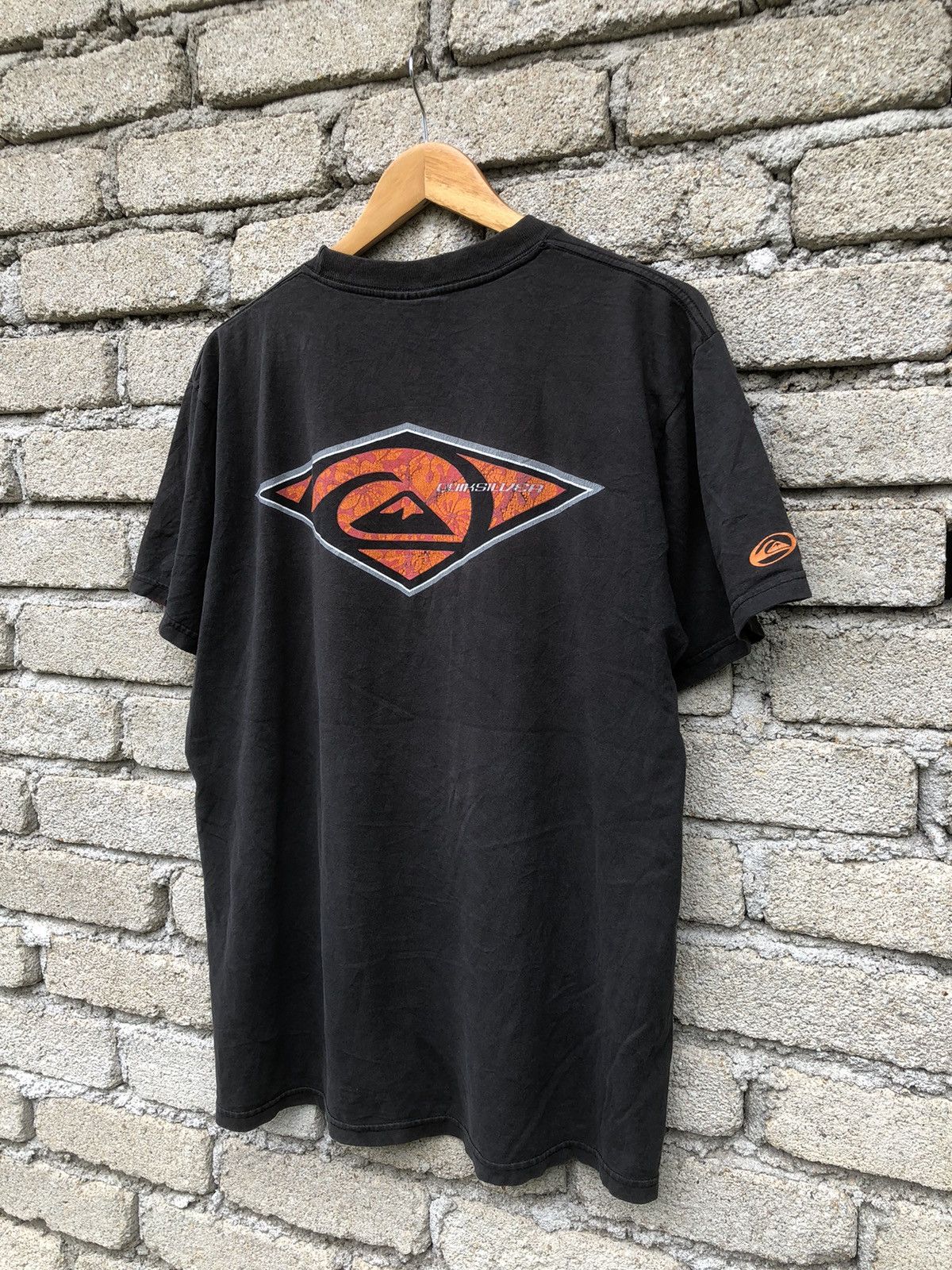 Quiksilver × Vintage Vintage Beauty Sunfaded 90s Quiksilver Big Logo Backhit Tee Size US L / EU 52-54 / 3 - 3 Thumbnail
