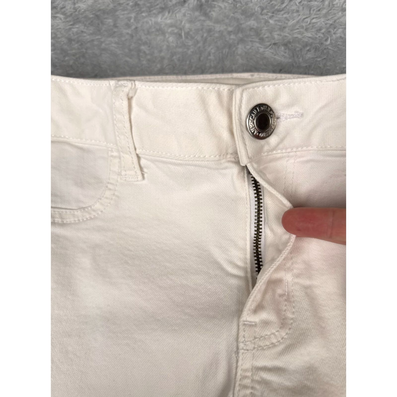 American Eagle Outfitters VINTAGE American Eagle Outfitters Jeans Women 4 White Tapered Leg Super Stretch X Cotton Blnd 28x27 Size 27" / US 4 / IT 40 - 5 Thumbnail
