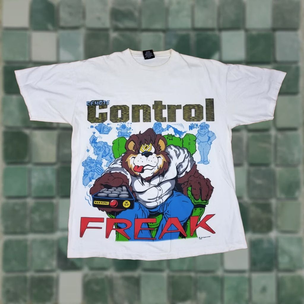 Vintage VINTAGE 93' SIGNAL ARTWEAR REMOTE CONTROL FREAK WHITE T-SHIRT SZ XLARGE Shirt Men XL White Logo Band Grunge Retro USA 90s Boys Mens Girls Womens Size US XL / EU 56 / 4 - 1 Thumbnail