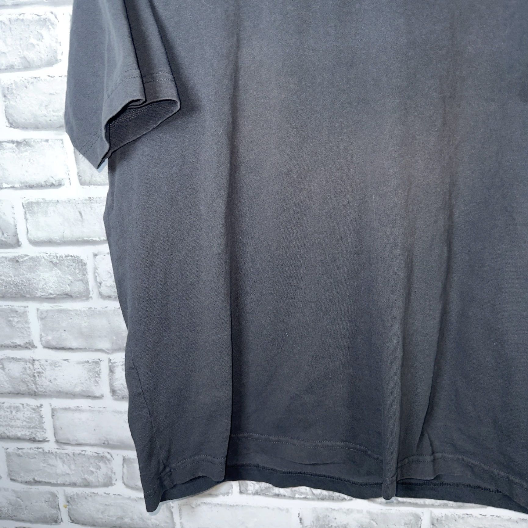 Tommy Bahama Tommy Bahama Gray Relaxed Fit Graphic T-Shirt Mens Size L 100% Cotton Size US L / EU 52-54 / 3 - 4 Thumbnail