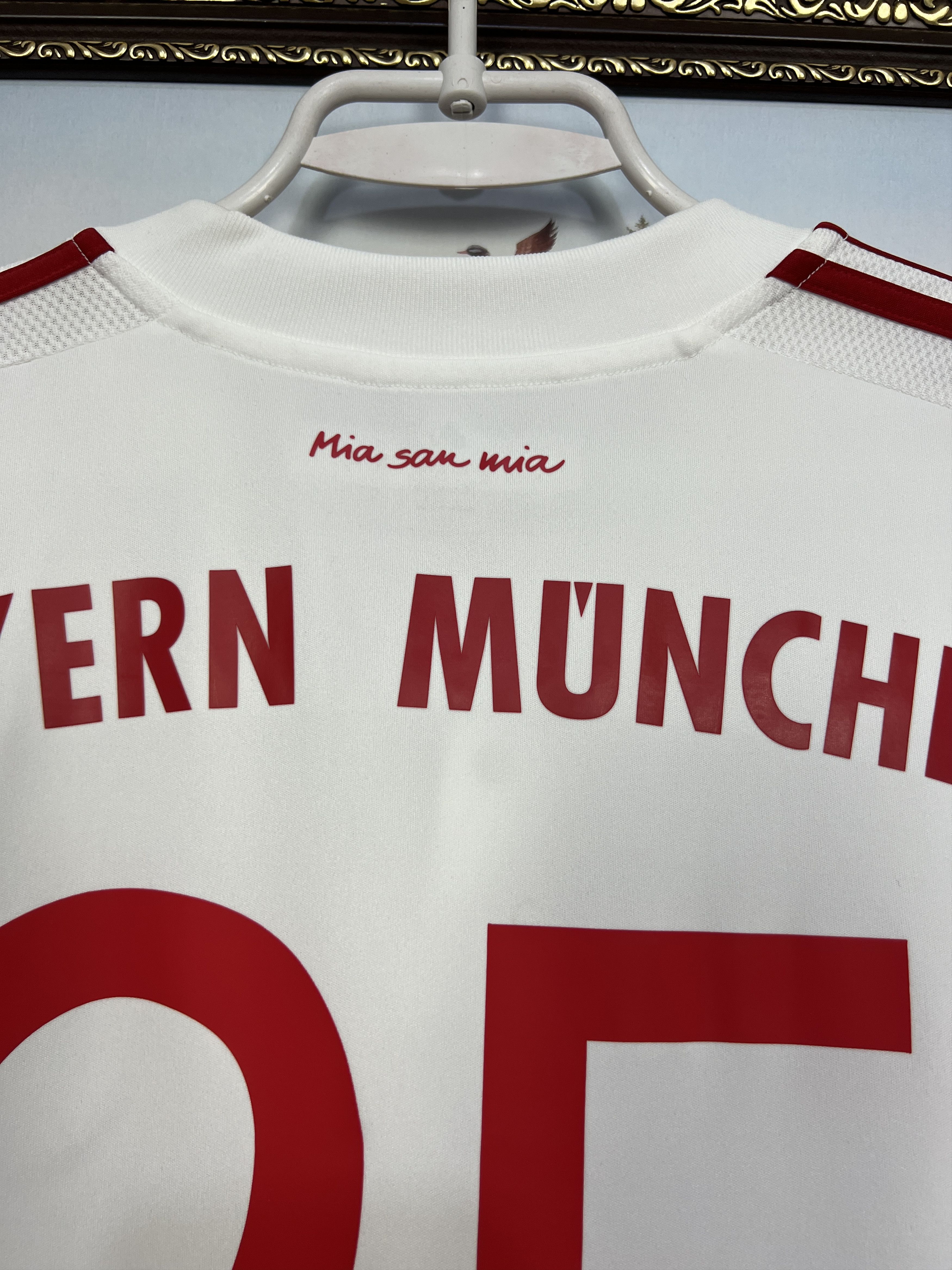 Adidas Bayern Munich Away football shirt 2015 #25 Muller Adidas Size US XL / EU 56 / 4 - 16 Thumbnail