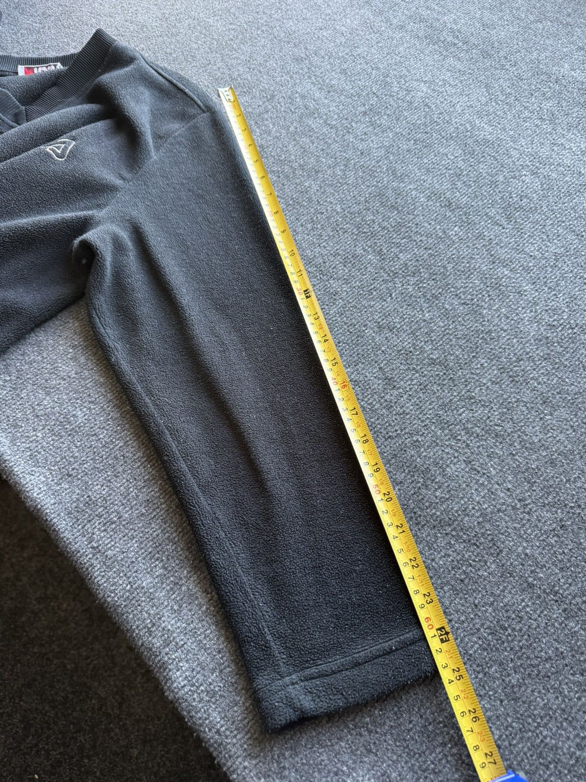 Fila 00s Vintage FILA V Neck Fleece Sweatshirt Logo Y2K Size L Size US L / EU 52-54 / 3 - 15 Thumbnail