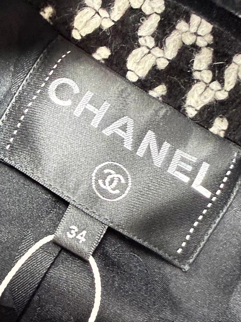Chanel Chanel Thick tweed full sequin embroidery v-pattern wavy c Size XXS / US 00 / IT 34 - 5 Thumbnail