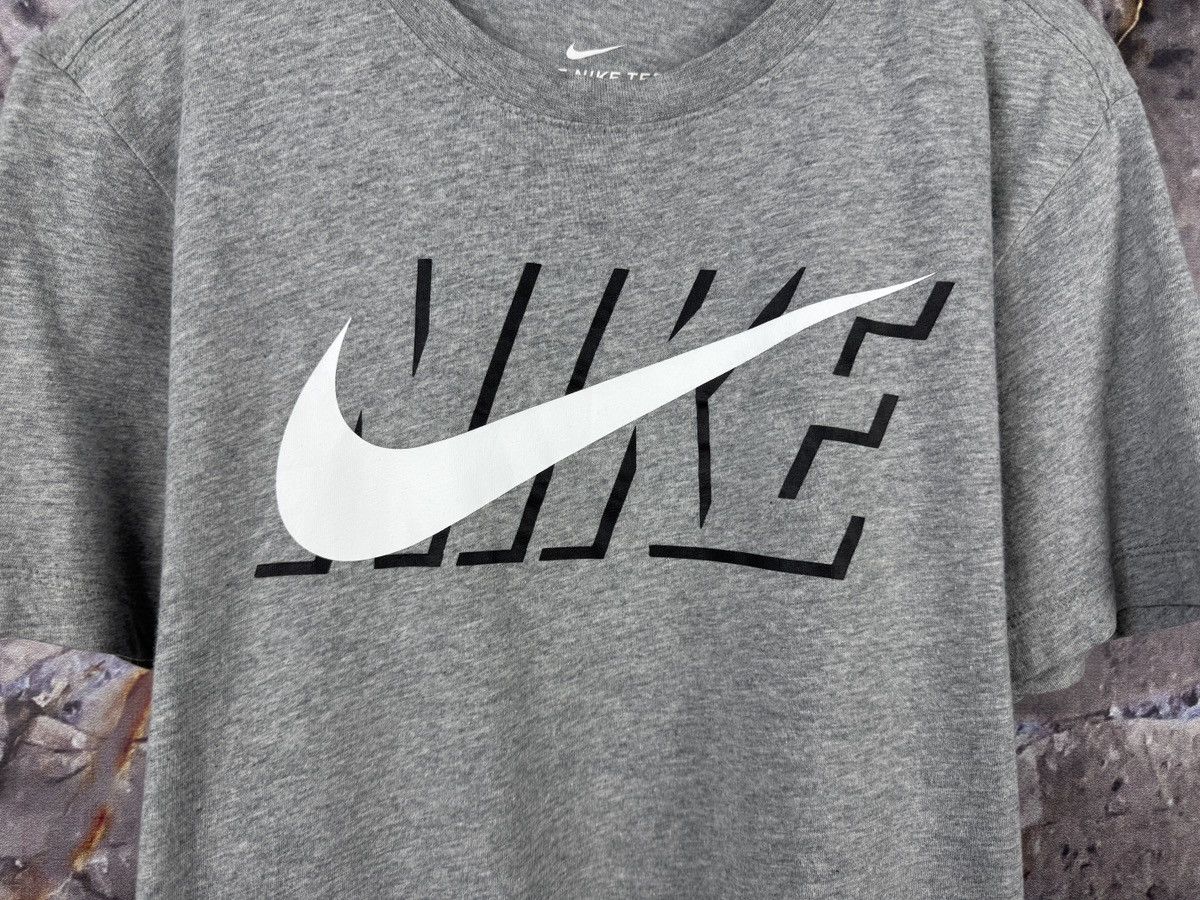 Nike Men’s Nike T-Shirt Gray Big Logo Streetwear Size XS Size US XS / EU 42 / 0 - 4 Thumbnail