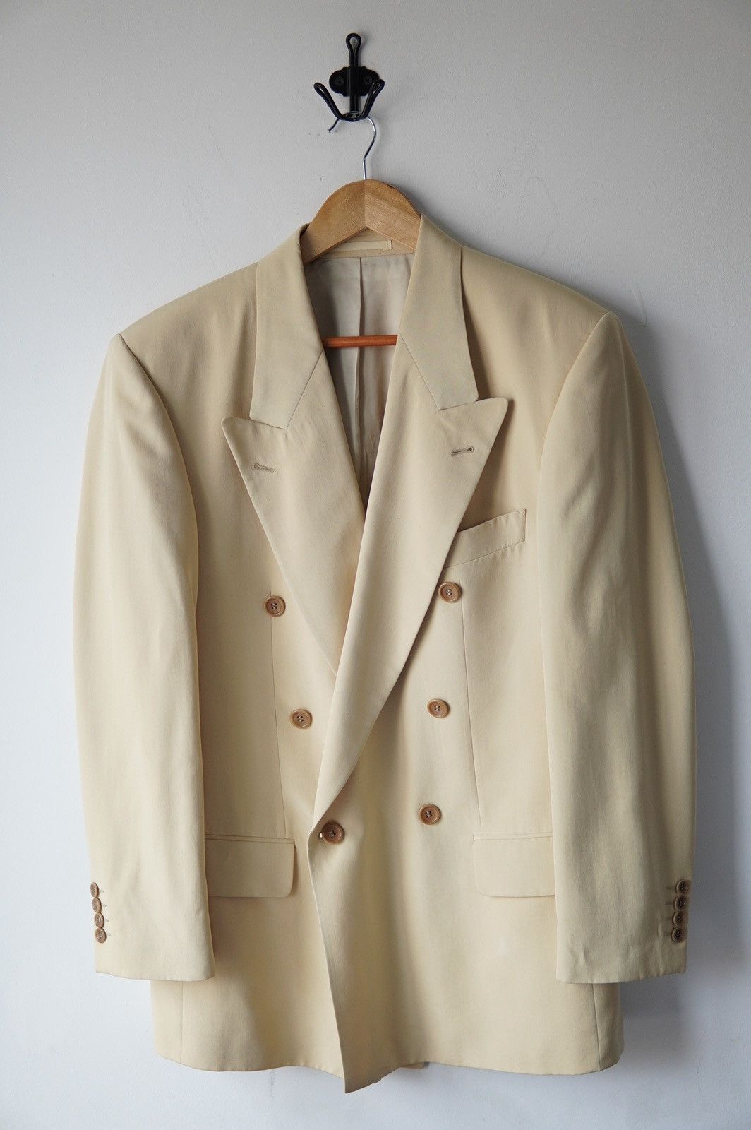 Hugo Boss Hugo Boss Beige Silk Double Breasted Blazer Size 48L - 1 Thumbnail