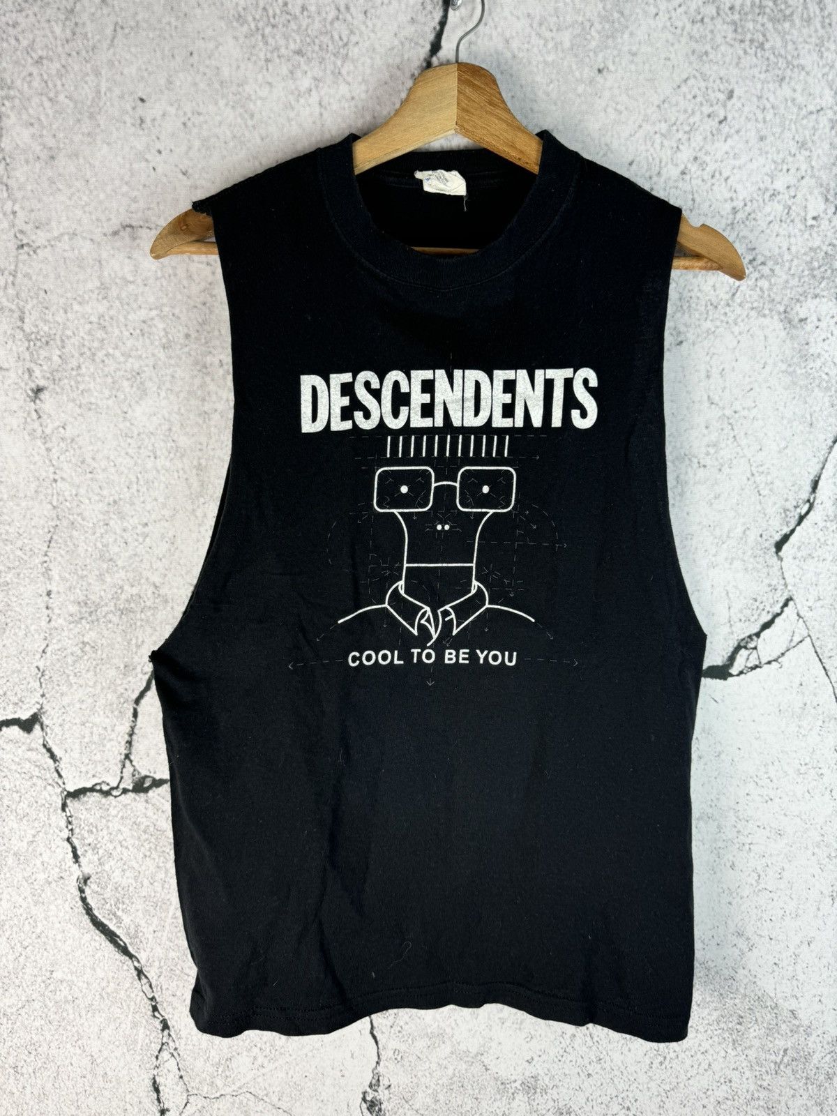 Band Tees VINTAGE Y2K DESCENDENTS TANK TOP TEE TSHIRT Size US S / EU 44-46 / 1 - 1 Thumbnail