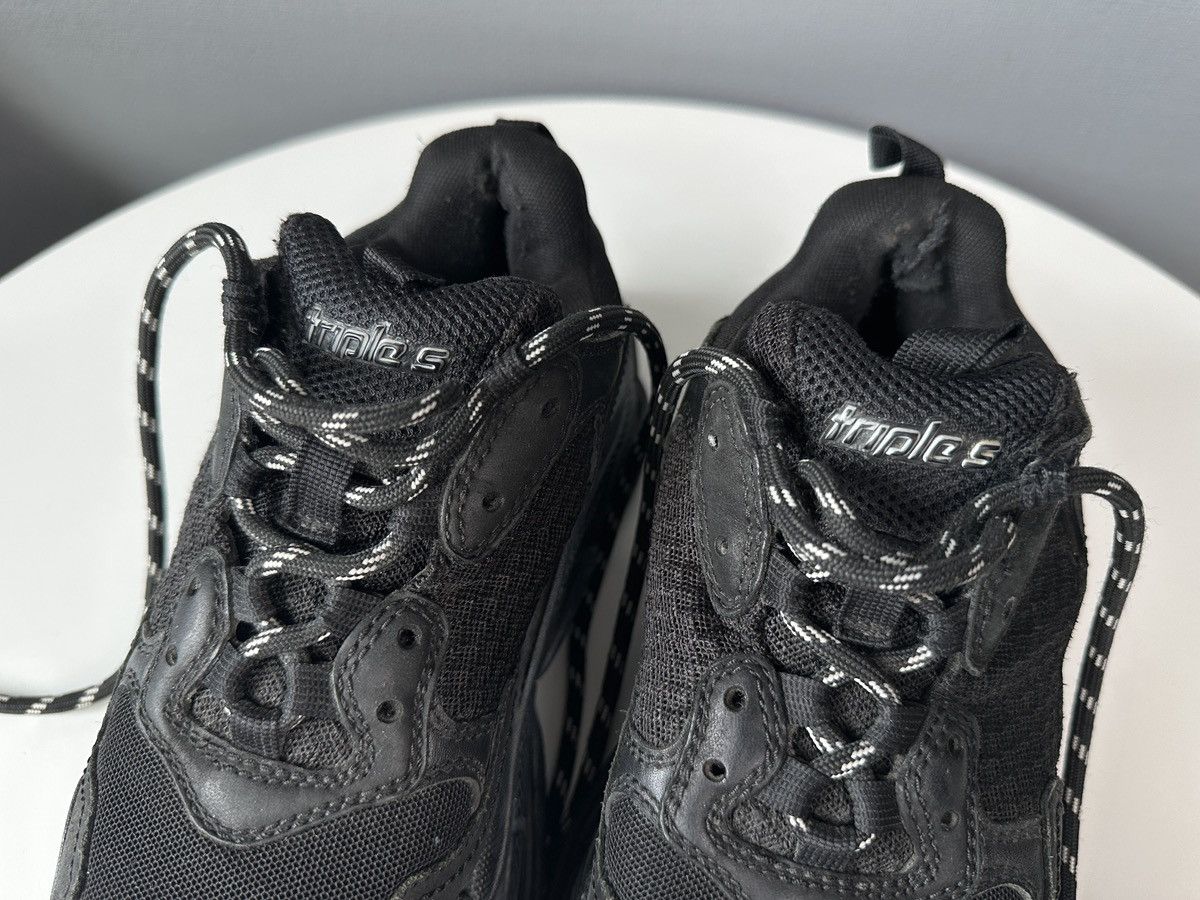 Balenciaga BALENCIAGA Triple S Women’s Sneakers Black EU 37 US 7 Shoes Size US 7 / IT 37 - 4 Thumbnail
