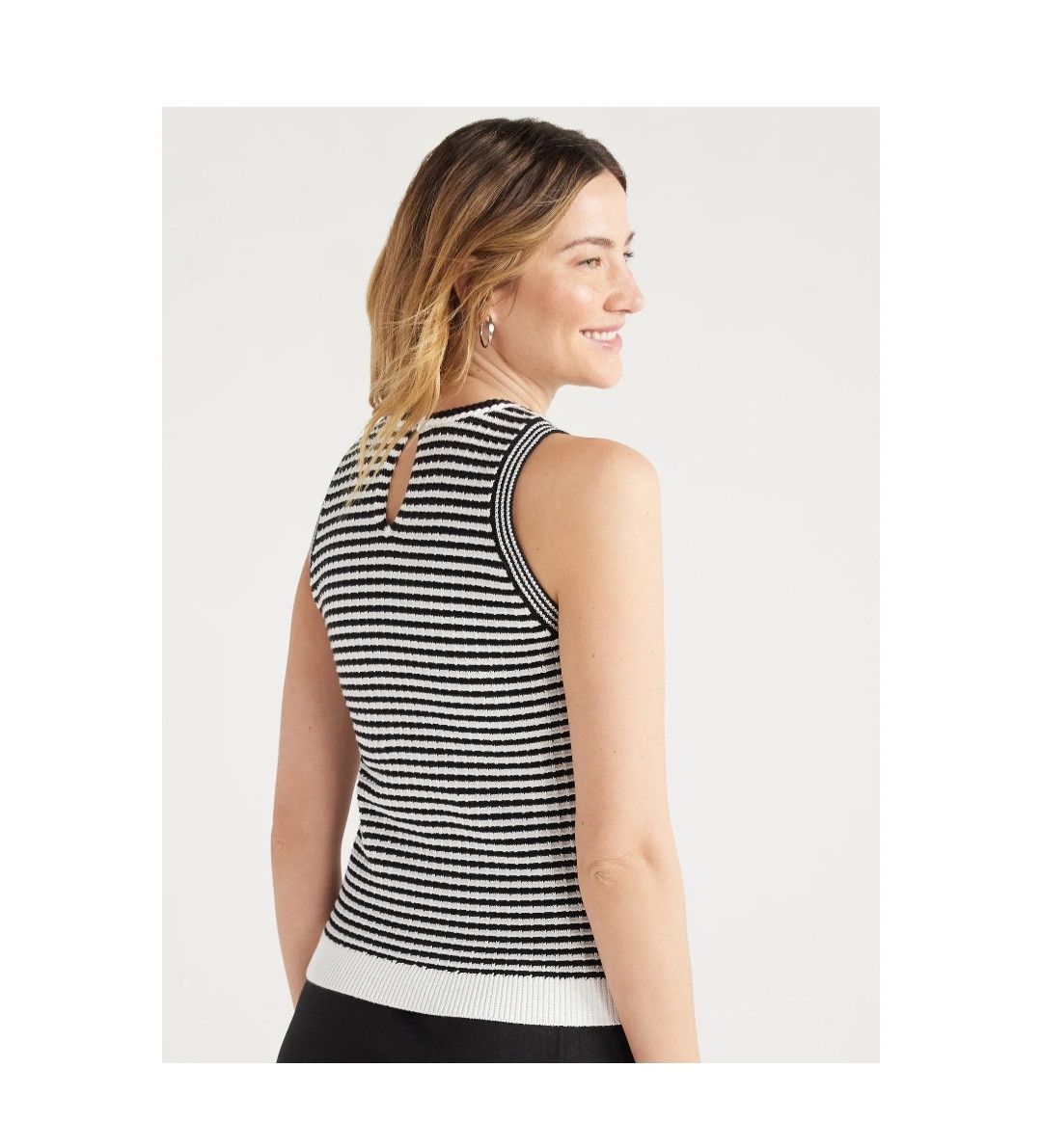 Other Free Assembly Women's Black + White Crochet Sweater Tank Size M / US 6-8 / IT 42-44 - 3 Thumbnail