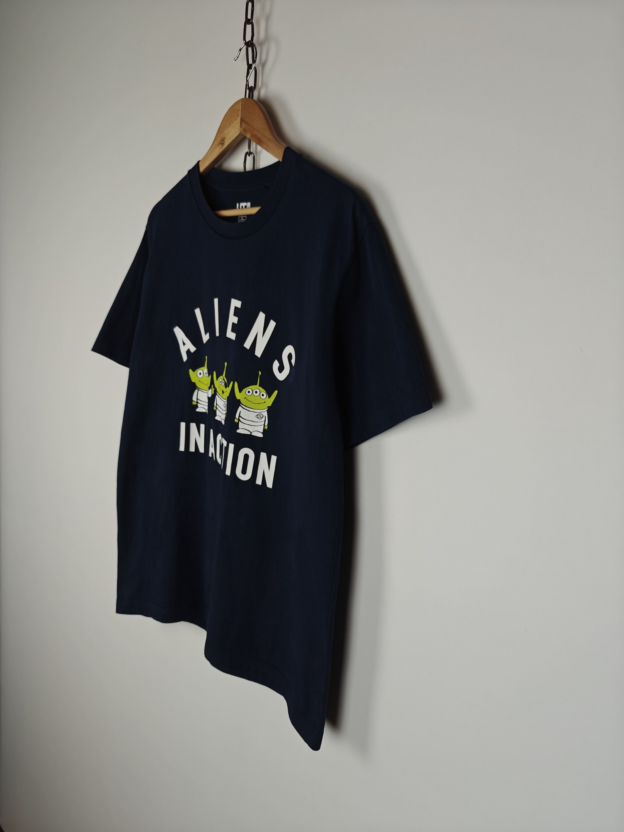 Uniqlo Uniqlo x Pixar T-Shirt Aliens Print Tee Blue size L Size US L / EU 52-54 / 3 - 6 Thumbnail