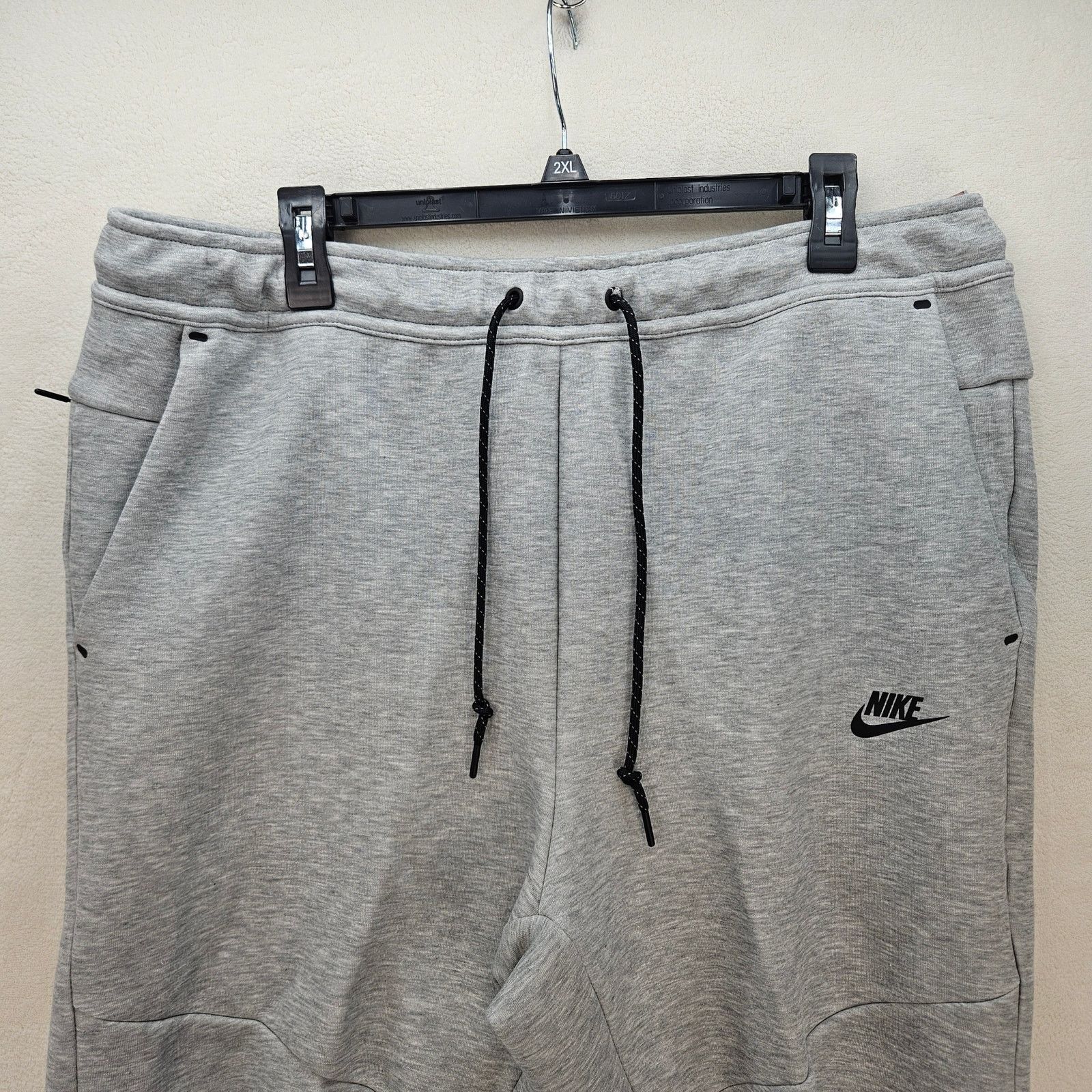 Nike NIKE MEN'S XL TECH FLEECE JOGGER HEATHER GREY HV0953-063 Size US 34 / EU 50 - 2 Thumbnail