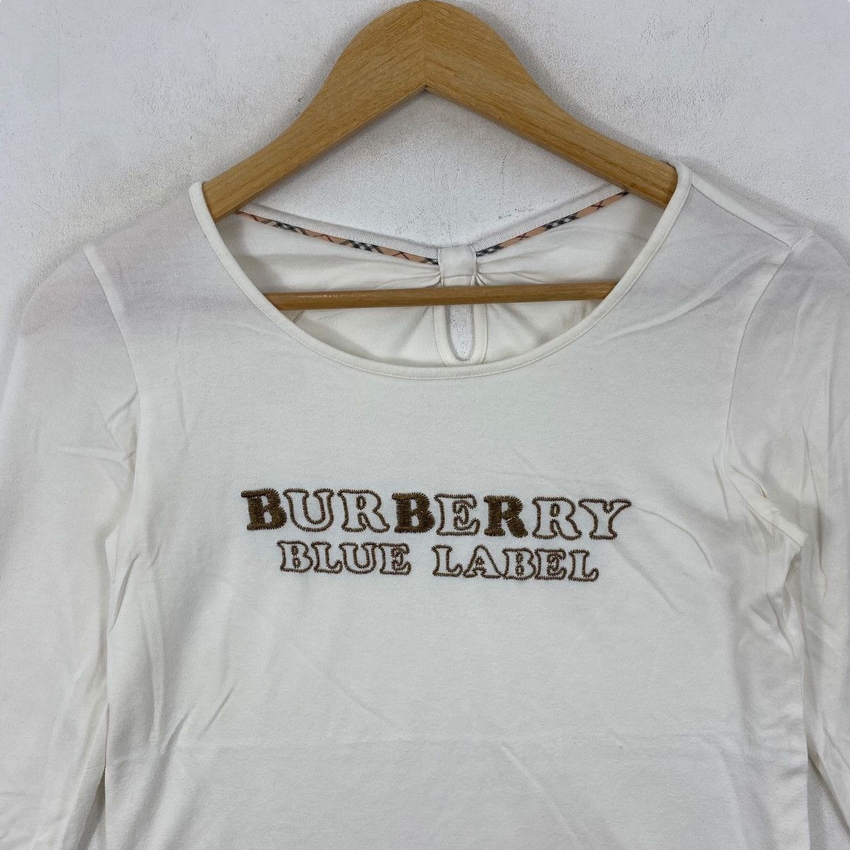 Burberry × Designer × Vintage Vintage BURBERRY LONDON Blue Label Embroidery Logo Tee Size S / US 4 / IT 40 - 2 Thumbnail