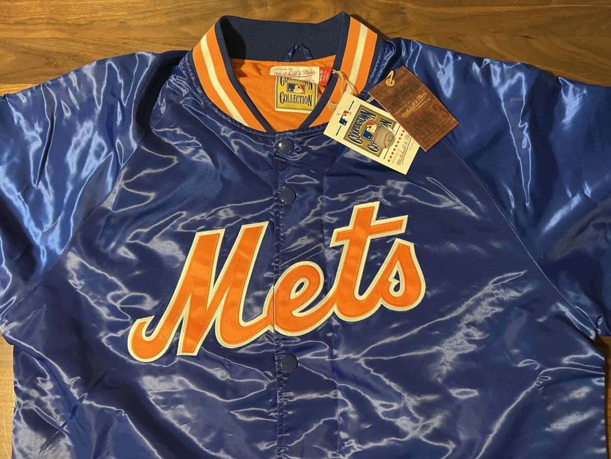 Mitchell & Ness Men's New York Mets Mitchell & Ness Satin Jacket Size XLT Size US XL / EU 56 / 4 - 3 Thumbnail