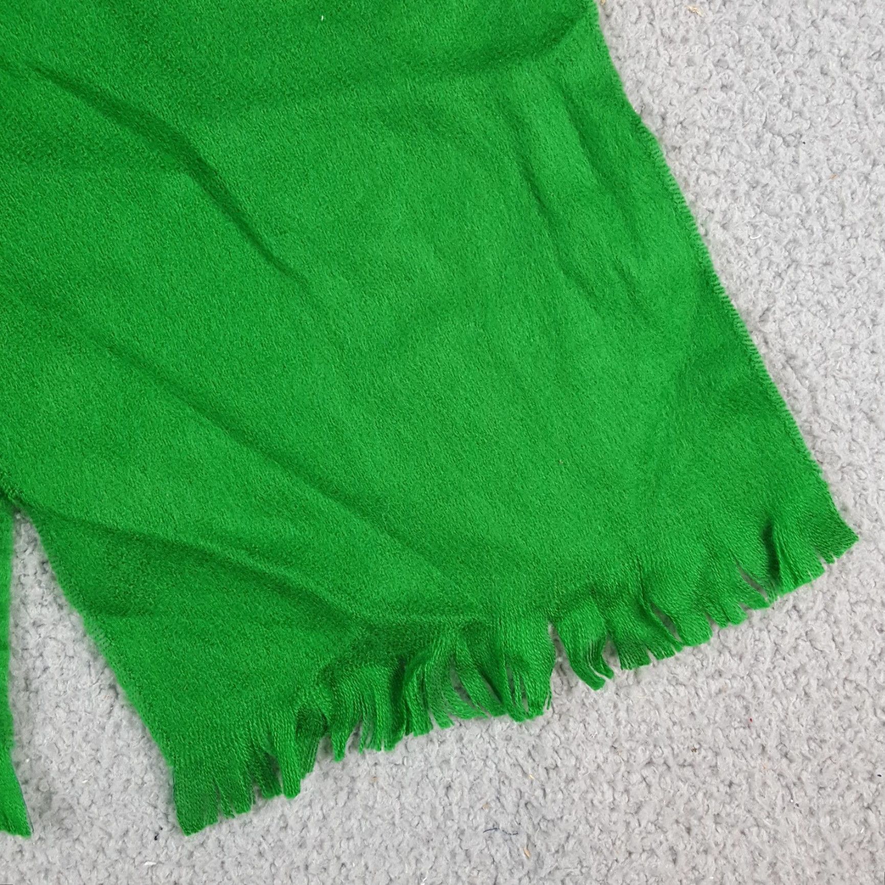 Vintage VINTAGE 80s Japanese Green Tassel Scarf 54" Soft Knit Winter Wrap Feels Like Cashmere Size ONE SIZE - 2 Thumbnail