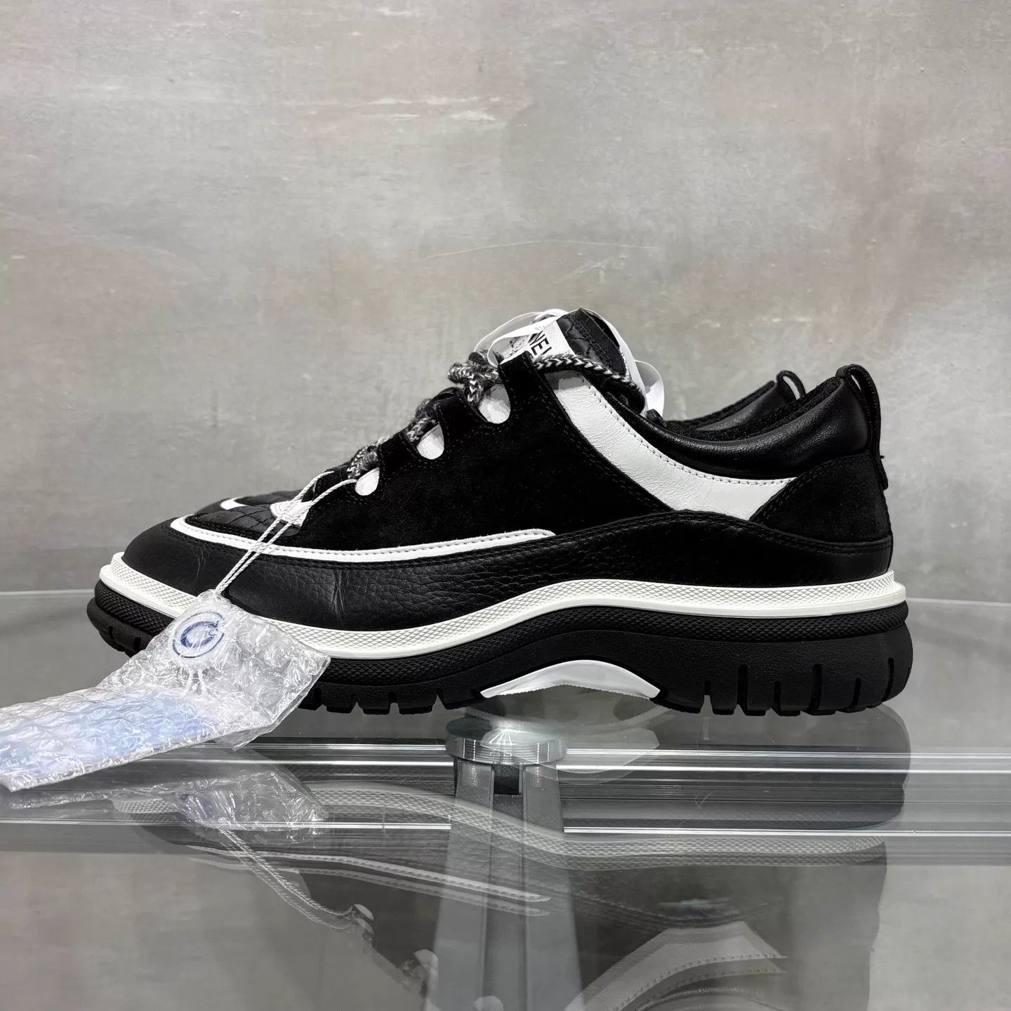 Chanel Chanel 25C Black & White Panda Platform Loafers 40 Size US 7 / EU 40 - 3 Thumbnail