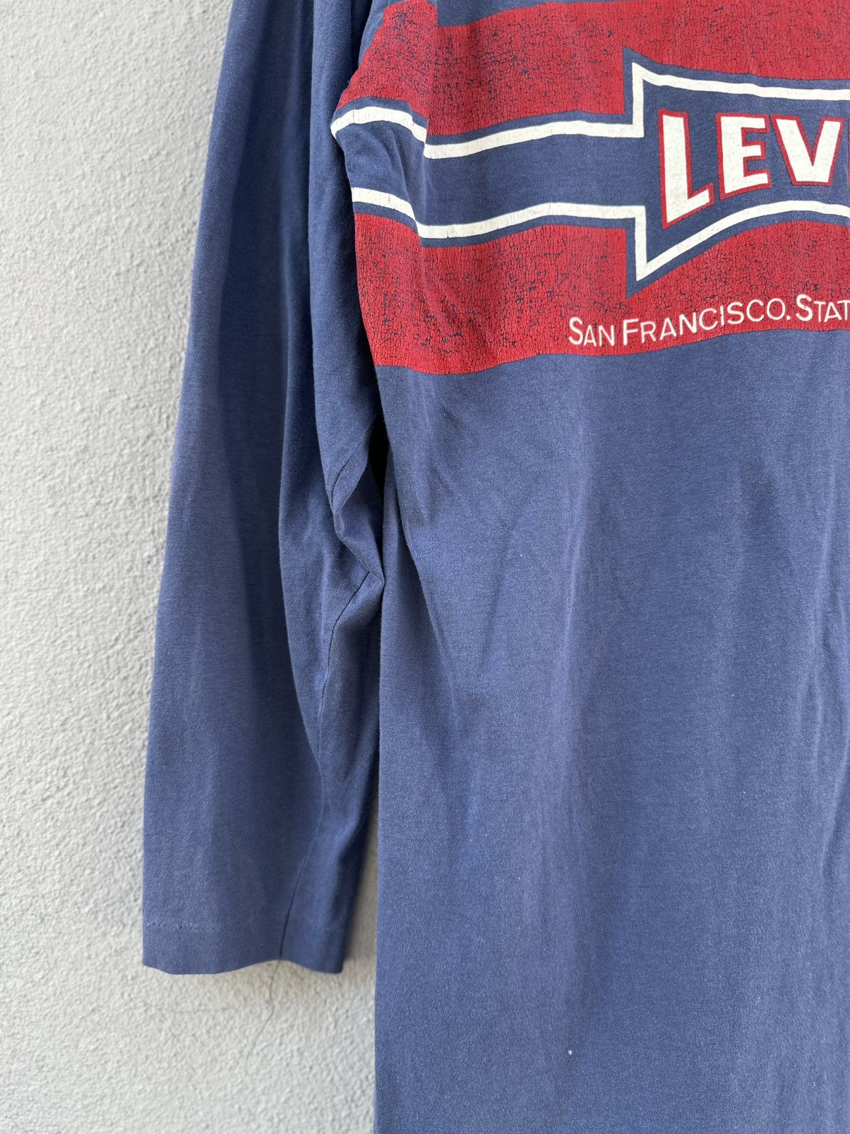 Levi's Vintage Clothing Thrashed Vintage 90s Levis Pocket Long Sleeve Sun Faded Tee Size US M / EU 48-50 / 2 - 5 Thumbnail