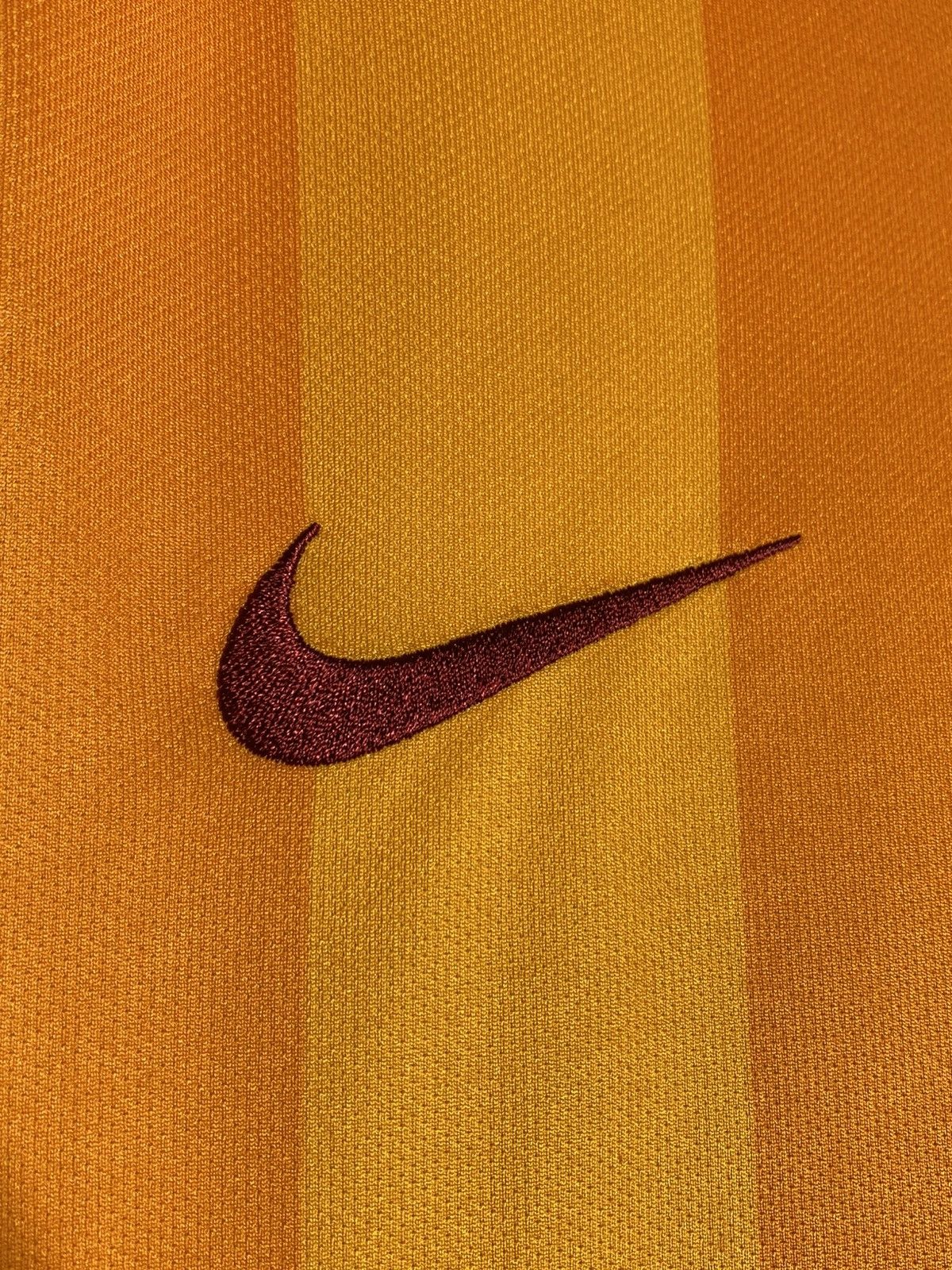Nike Nike FC Galatasaray 2019/20 Home Football Shirt Size US L / EU 52-54 / 3 - 5 Thumbnail