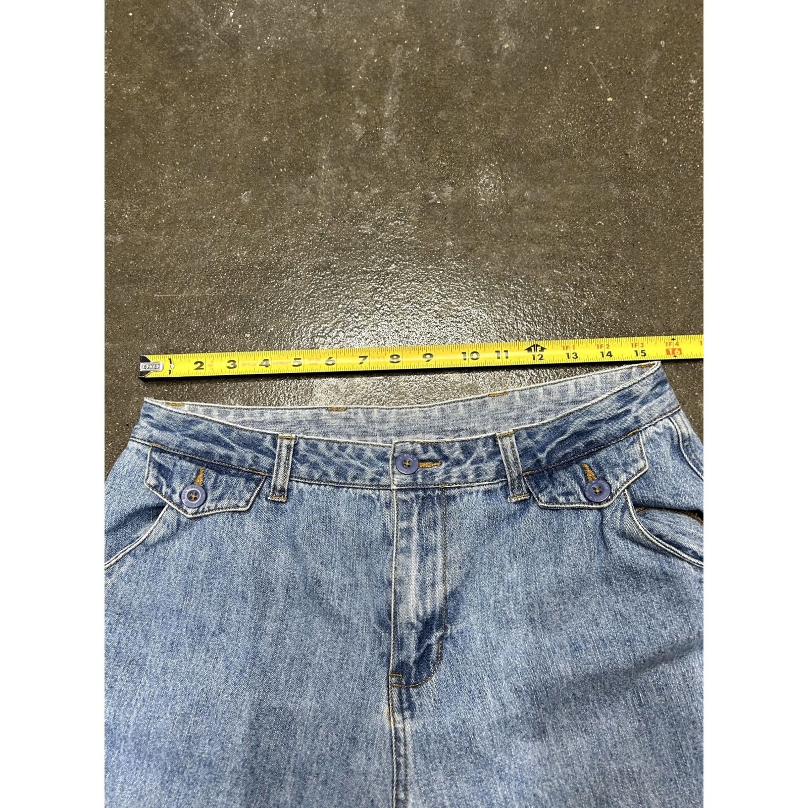 Bill Blass VINTAGE Bill Blass Bermuda Shorts Womens 10 33W Denim Blue Button Front Pockets Casual Flat Front Denim 100% Cotton Size 32" / US 10 / IT 46 - 4 Thumbnail