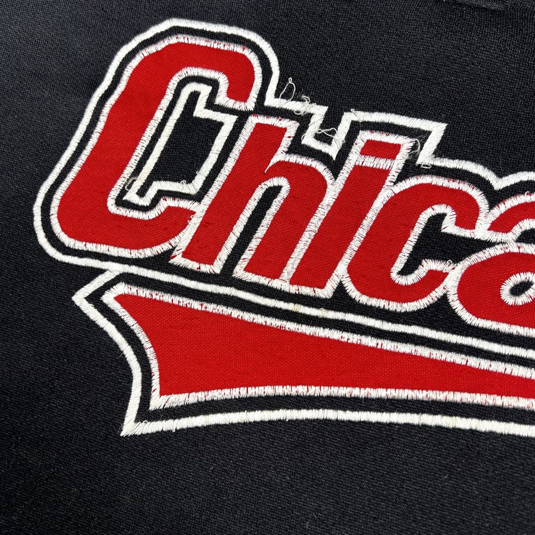 Vintage VINTAGE Chicago Embroidered Henley Neck Pullover Sweatshirt XL Black Mens Sweatshirt 90s 80s 80s 90s Embroidered Logo Made USA Size US L / EU 52-54 / 3 - 3 Thumbnail