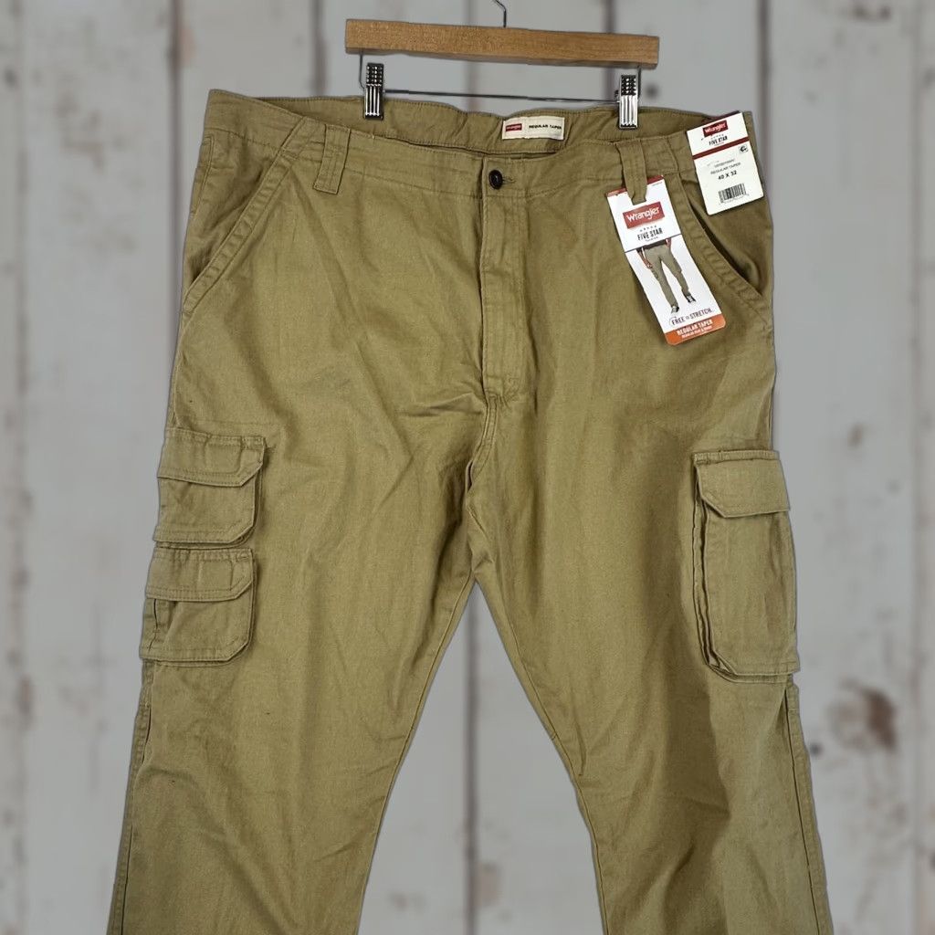 Wrangler Wrangler Five Star Pants Mens 40x32 Cargo Regular Taper Khaki Pockets Stretch Cotton Spandex Canvas Flat Front Army Workwear 40 Mens Size US 40 / EU 56 - 1 Thumbnail