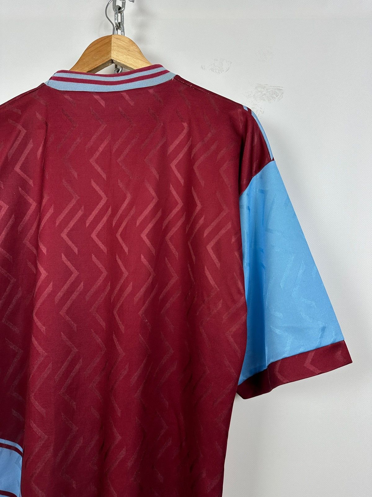 PONY 1993/1995 Vintage West Ham United Pony Home Soccer Jersey Size US M / EU 48-50 / 2 - 15 Thumbnail
