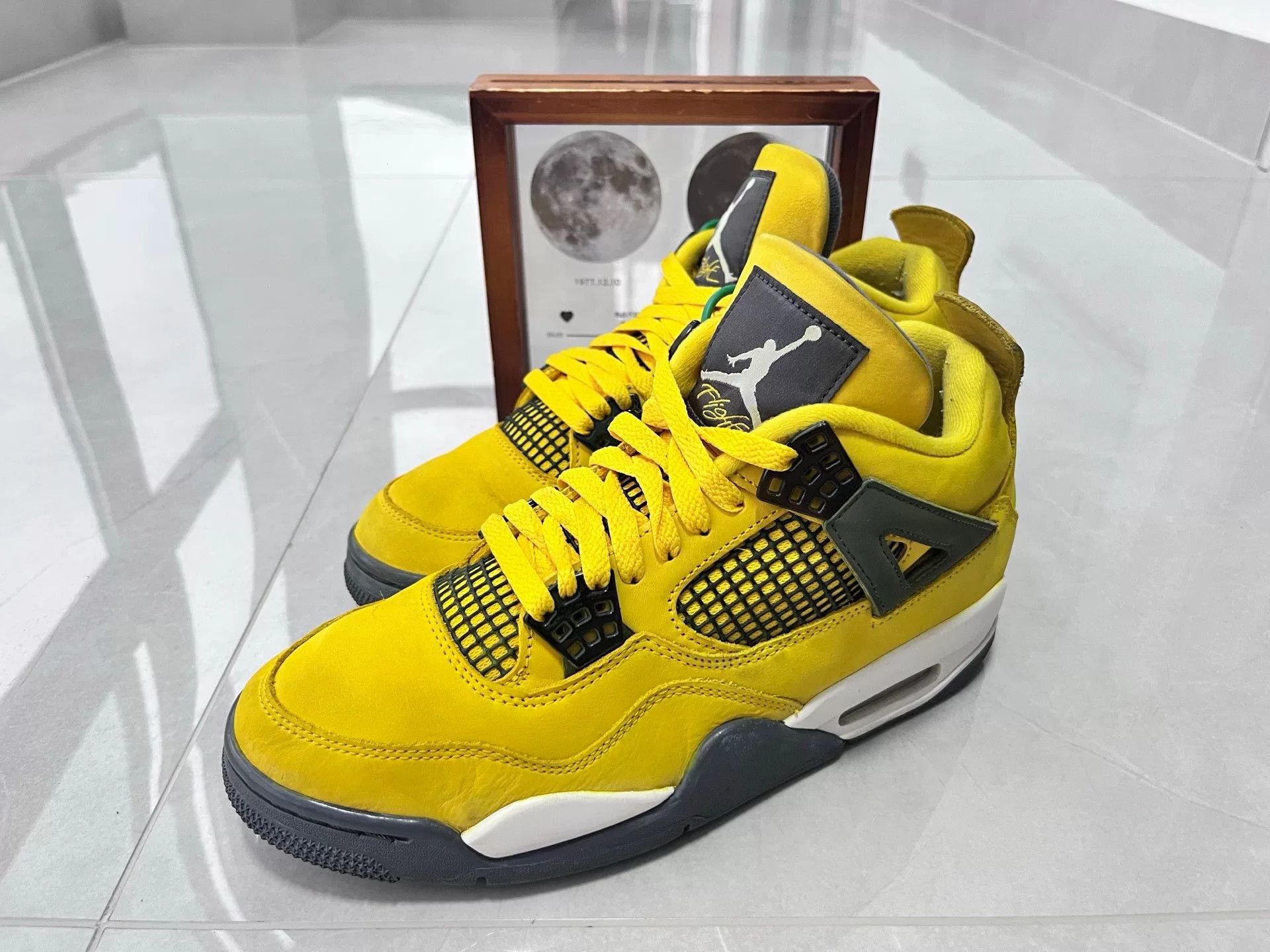 Nike Nike AJ4 Lowtop Sneakers 8 Men Size US 8 / EU 41 - 1 Thumbnail