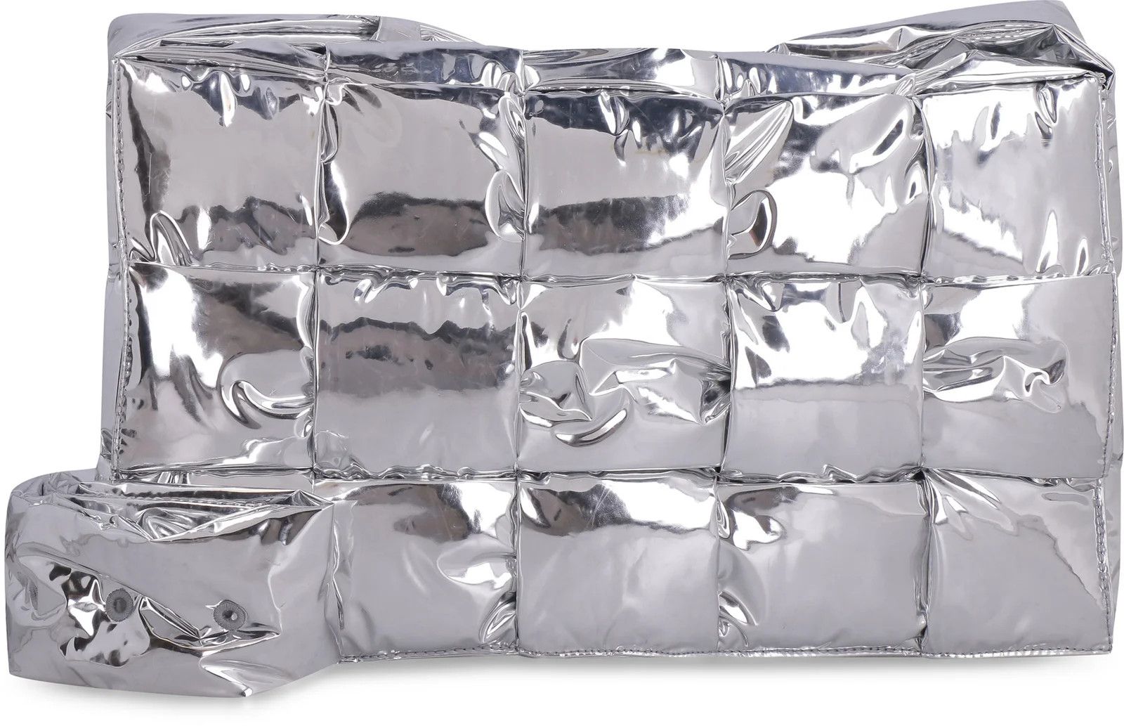 o1n1vont0624 Size: OS / Shoulder Bag in Silver