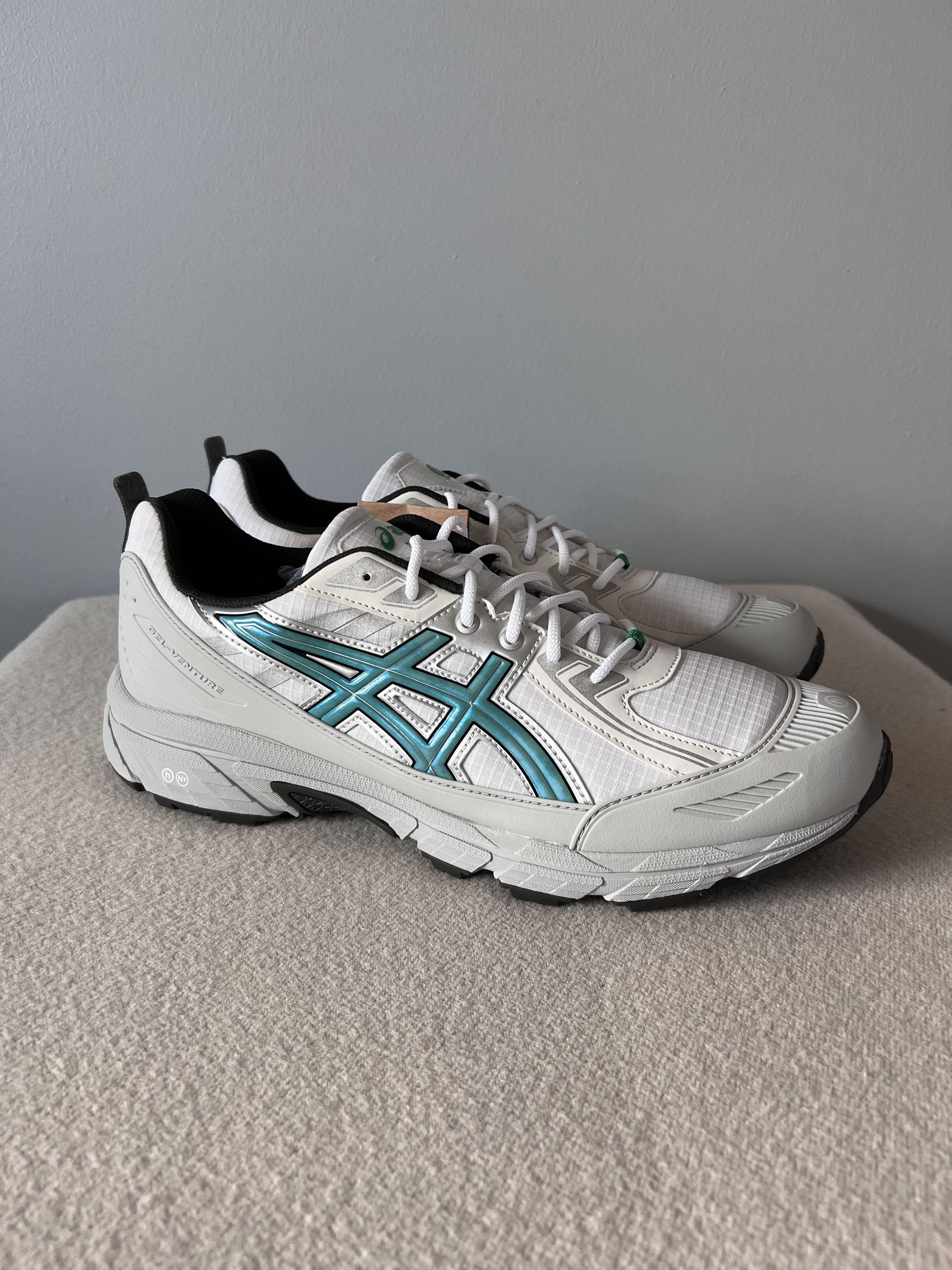 Asics × HIDDEN Hidden NY Asics Gel Venture 6 Shield in White Size US 14 / EU 47 - 1 Thumbnail
