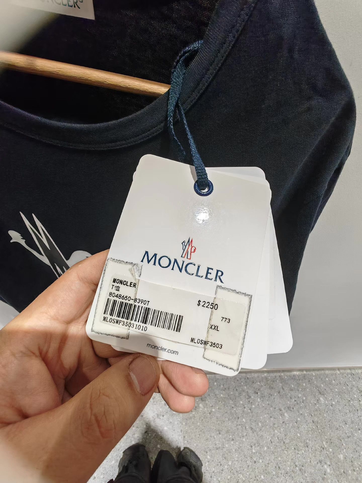 Moncler Moncler Logo Print Armband Short Sleeve Tee Q15 Size US M / EU 48-50 / 2 - 3 Thumbnail