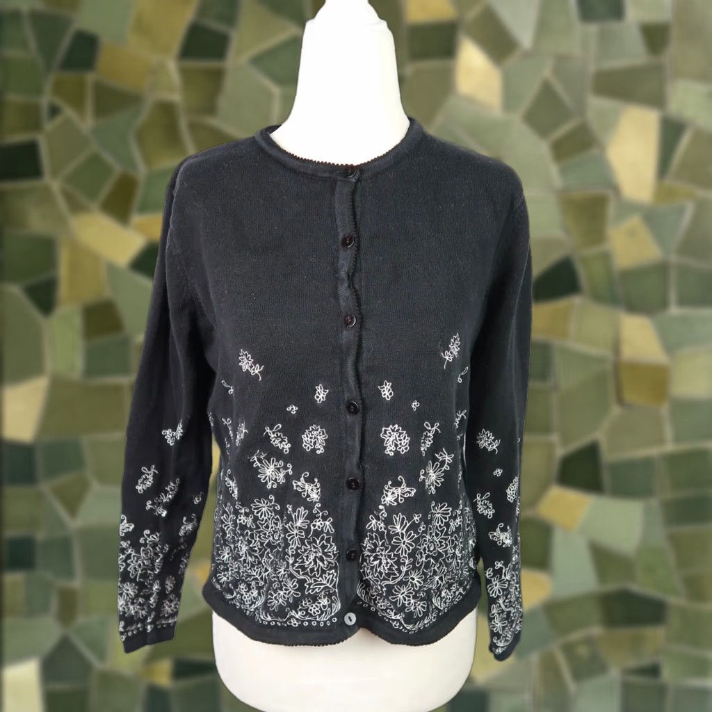Talbots VINTAGE Talbots Black Knit White Floral Embroidered Cardigan Sweater S Mens? No gender specified. Size S / US 4 / IT 40 - 1 Thumbnail