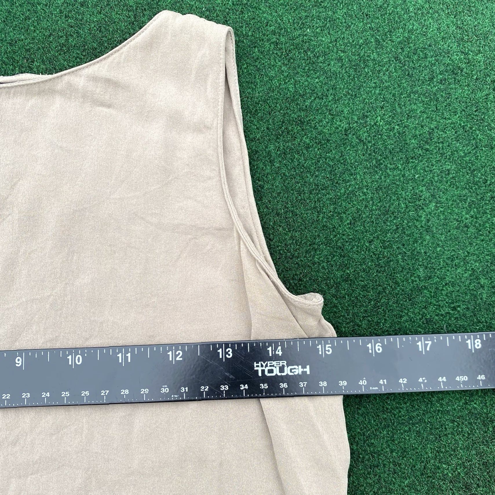 Emanuel Ungaro **Emanuel Ungaro Womens Petite Beige Sleeveless Tank Classic** User: **Emanuel Ungaro Women's Petite Beige Sleeveless Tank** Size XS / US 0-2 / IT 36-38 - 2 Thumbnail
