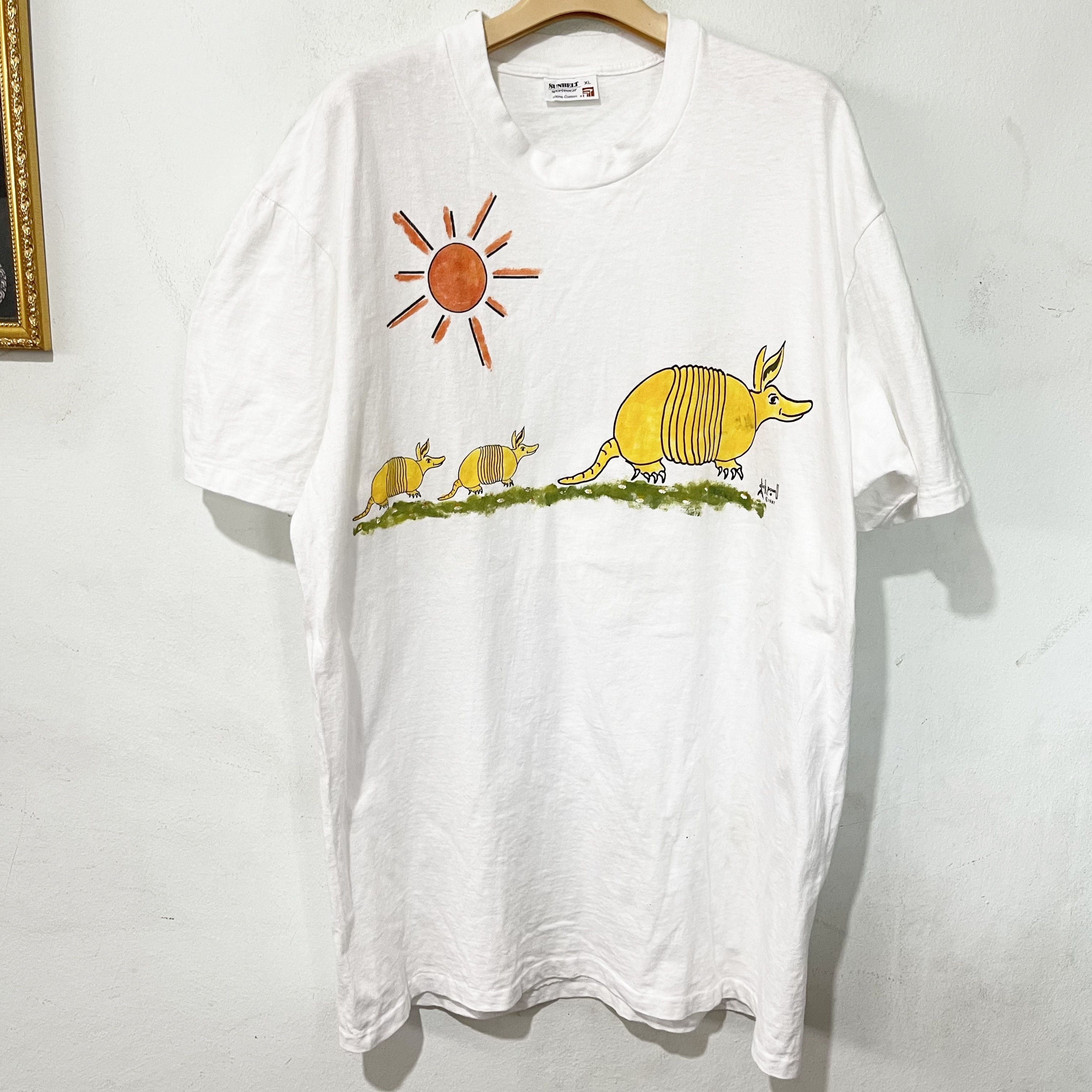 Vintage Vintage 90s Armadillo Southwest T-Shirt Size US XL / EU 56 / 4 - 1 Thumbnail