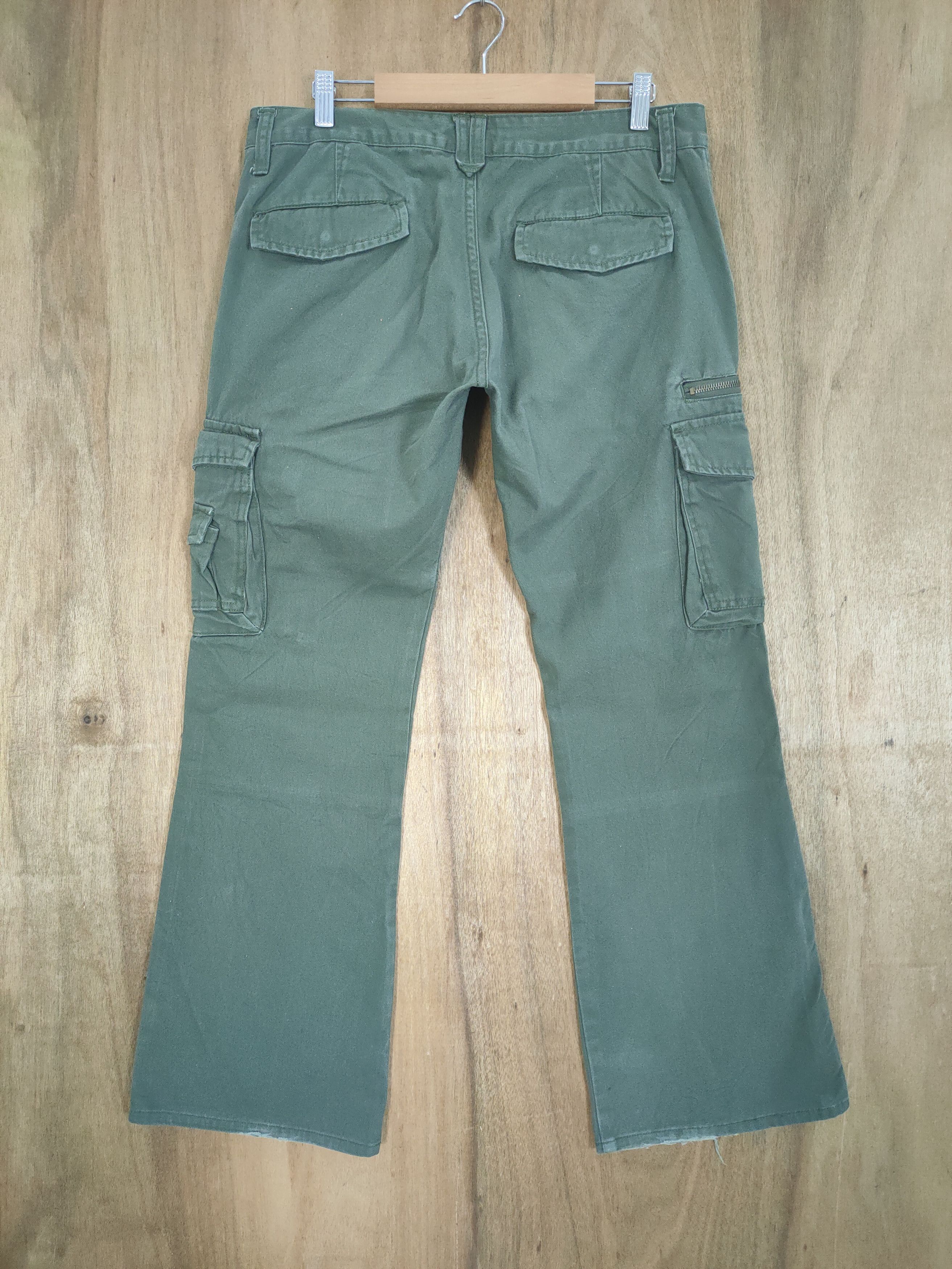 Roots ROOT THREE GREEN FLARED CARGO PANTS Size US 33 - 9 Thumbnail