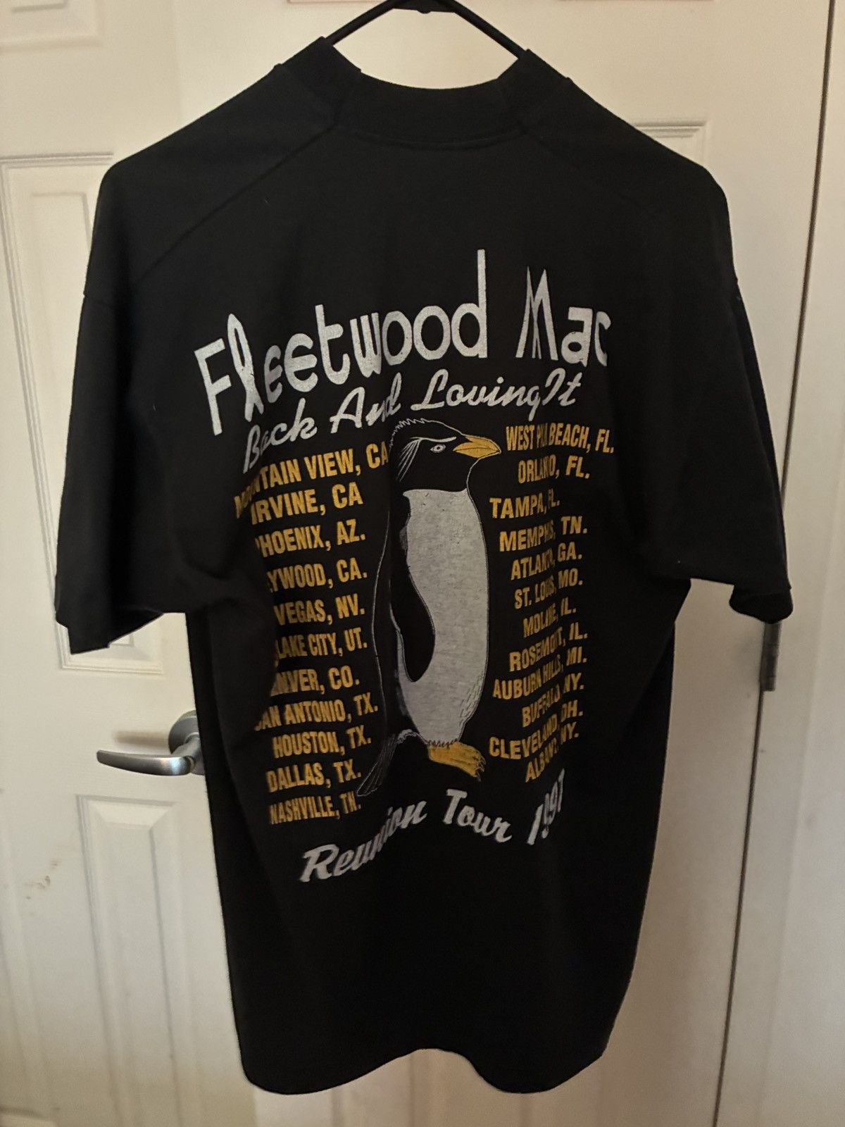 Vintage Fleetwood Mack Vintage 1997 concert Tee Size US XL / EU 56 / 4 - 1 Thumbnail