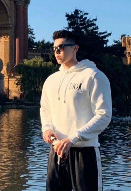 Dior Dior White Hooded Sweatshirt XS Size US XS / EU 42 / 0 - 3 Thumbnail