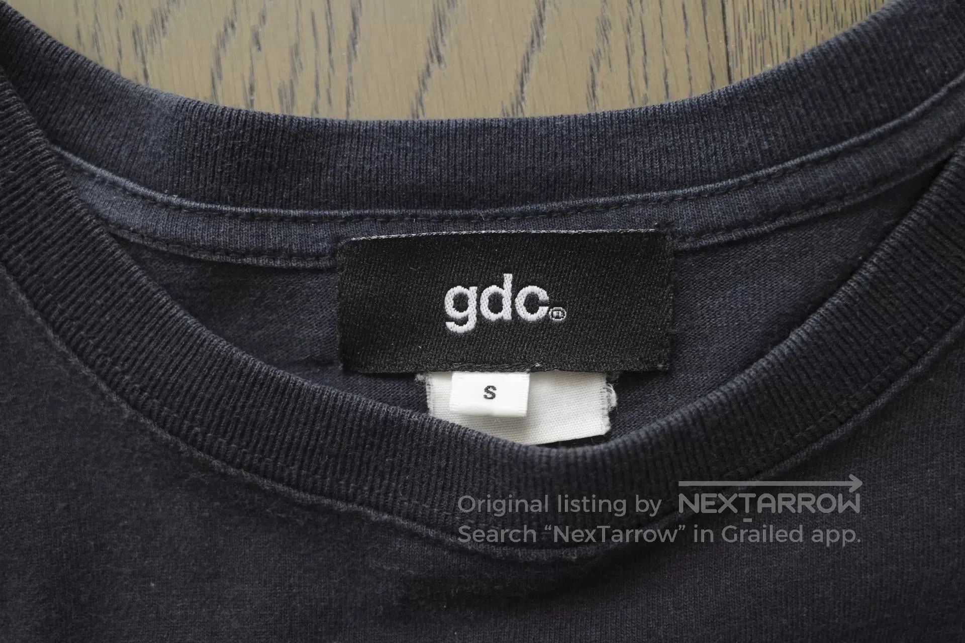 Vintage GDC Archive Vintage 'Perfume' Print Tee. Size US S / EU 44-46 / 1 - 5 Thumbnail