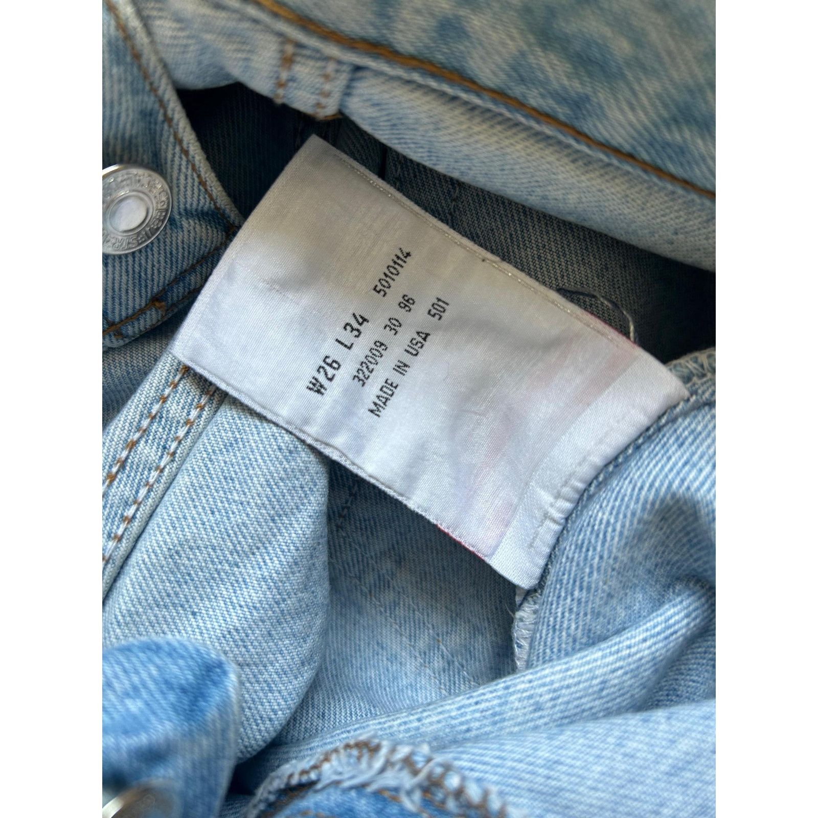 Levi's Vintage Levi's 501 Jeans 26x34 - USA 90s Mid Wash Button Fly Size US 26 / EU 42 - 9 Thumbnail