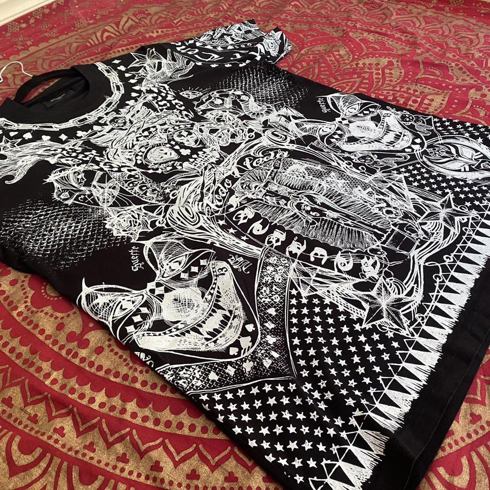 Givenchy 🔥 GIVENCHY x Jeremy Scotts art in a prison tattoo style Size US M / EU 48-50 / 2 - 2 Thumbnail
