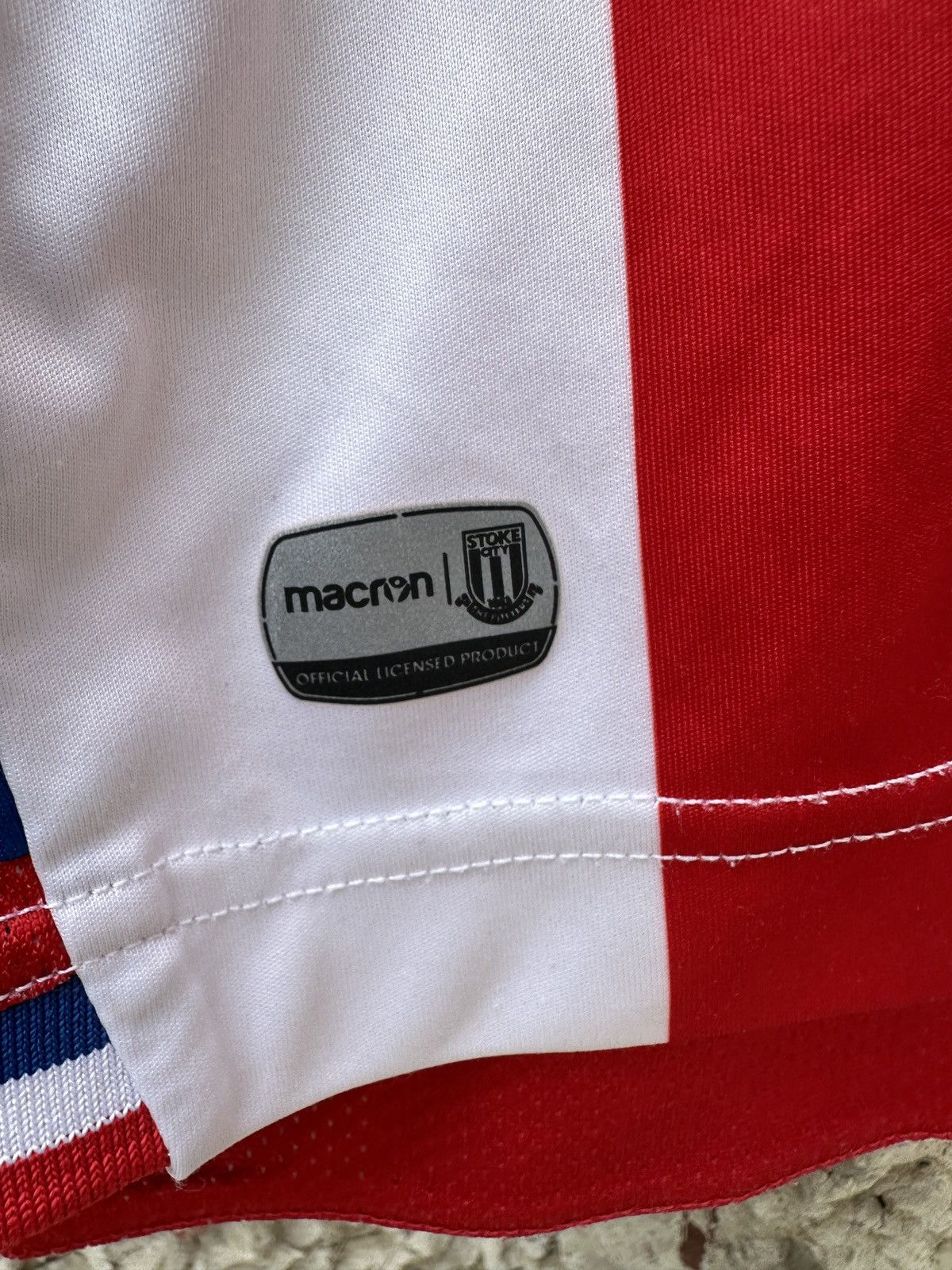 Macron Macron stoke city 2016 2017 first kit jersey football tee Size US S / EU 44-46 / 1 - 4 Thumbnail