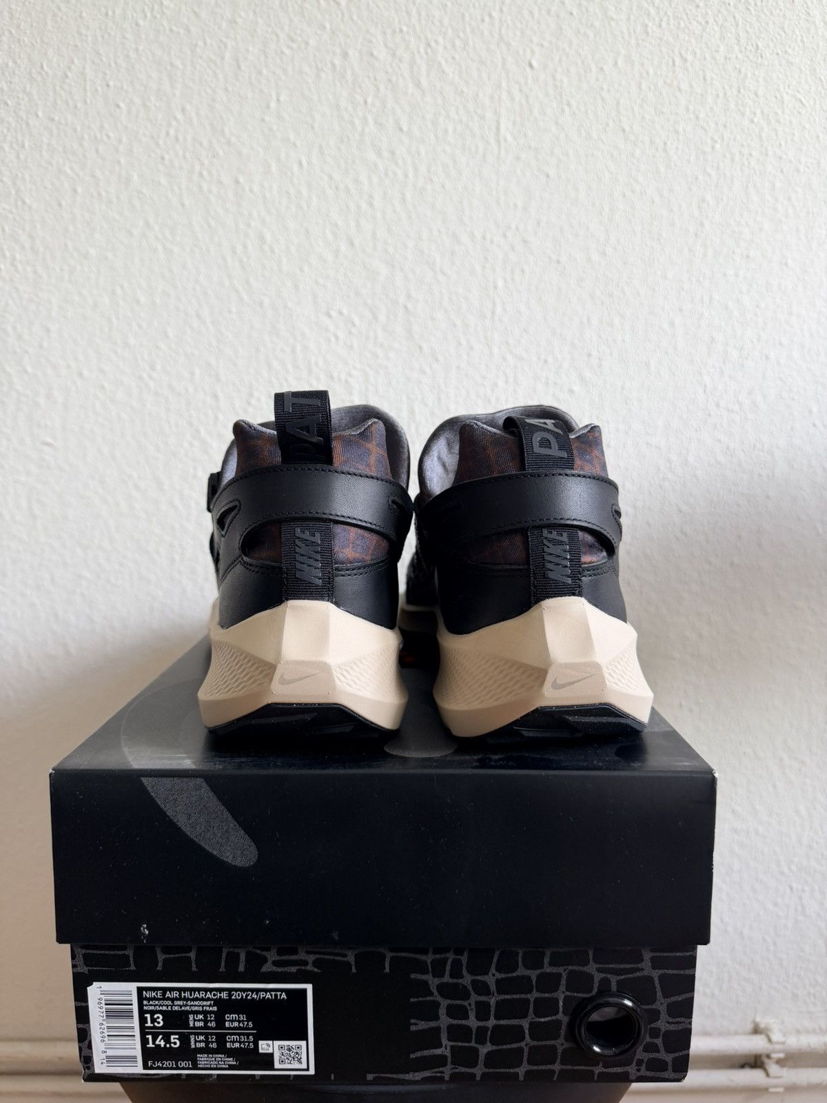 Nike Patta x Nike Air Huarache 20Y24 — FJ4201-001 Size13 (EU47.5) Size US 13 / EU 46 - 4 Thumbnail