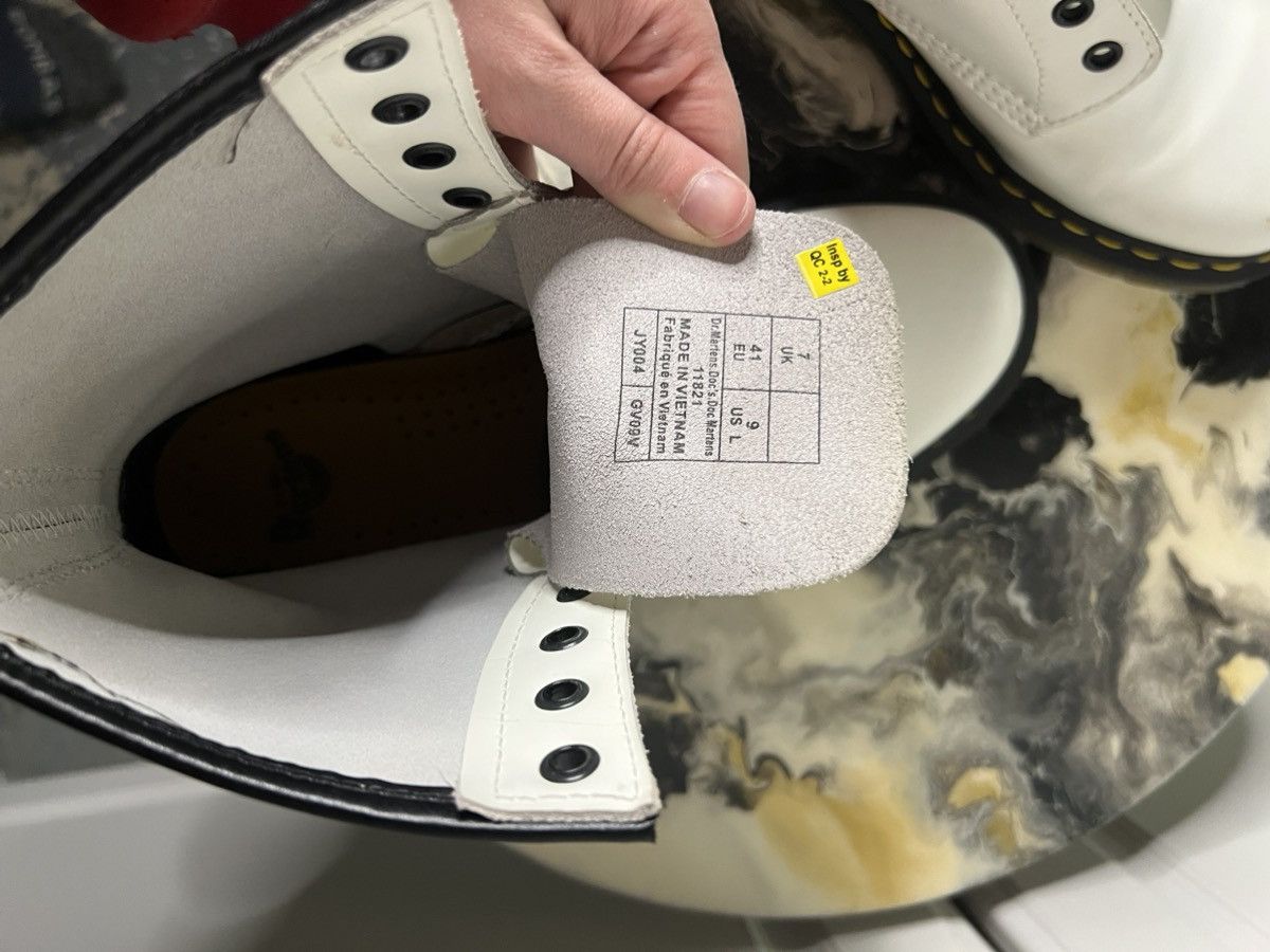 Dr. Martens Dr. Martens 1460 Smooth Leather White Boot Size US 9 / IT 39 - 11 Thumbnail