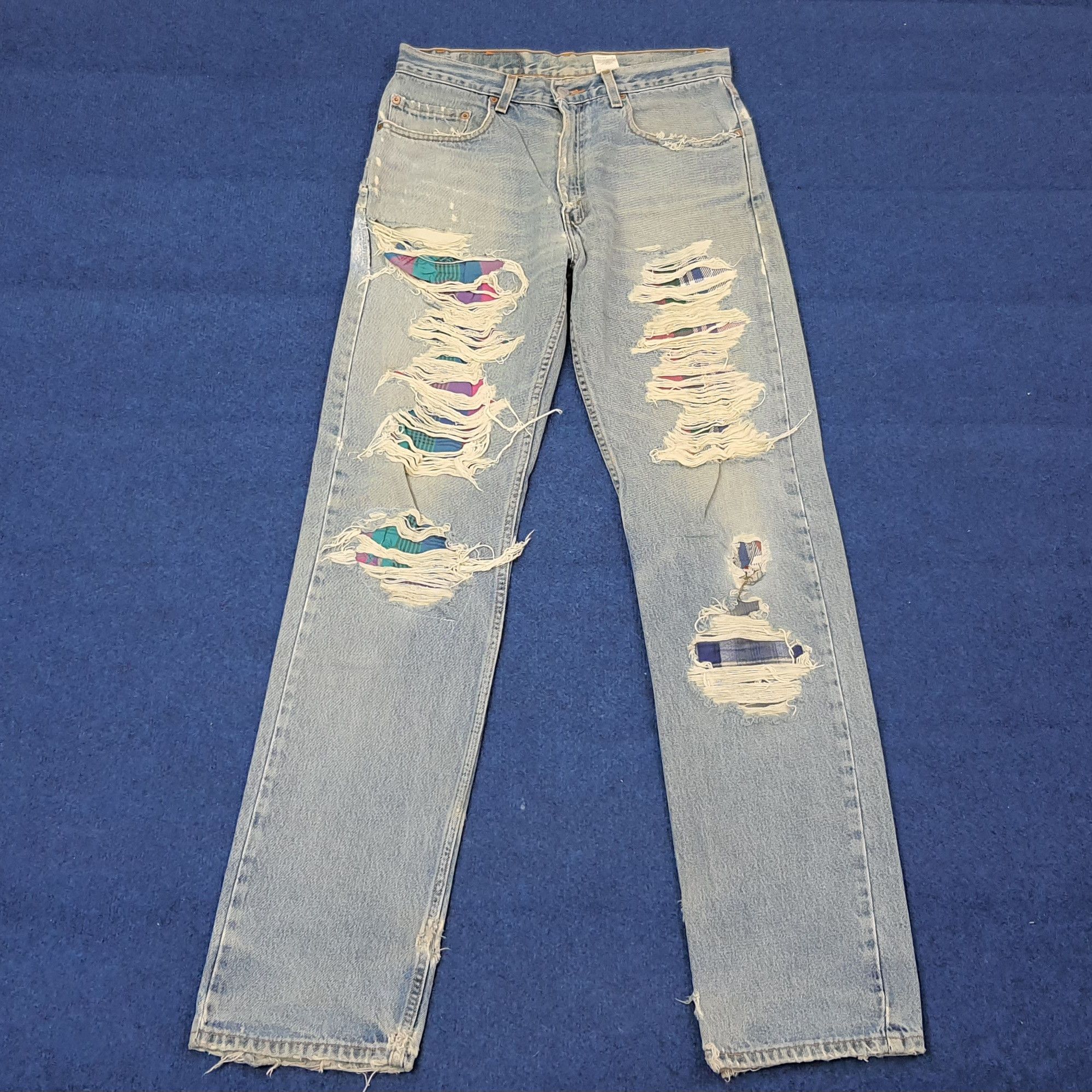 Levi's Vintage Levi's 505 Authentic Red Tab Distressed Jean C228N19 Size US 32 / EU 48 - 1 Thumbnail