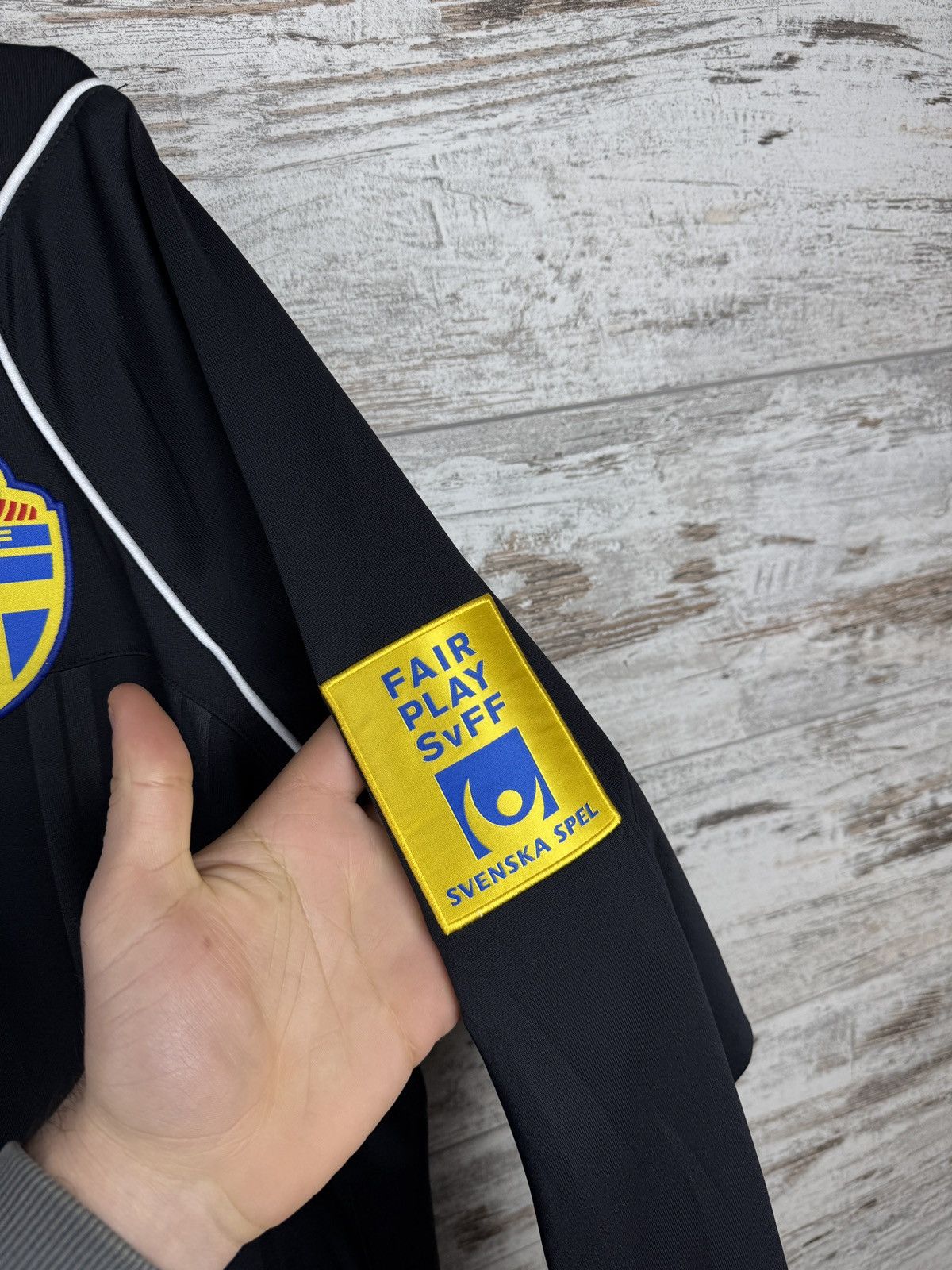 Umbro 2000s Swedish FA Umbro Referee Long-sleeve t-shirt jersey Size US XL / EU 56 / 4 - 7 Thumbnail