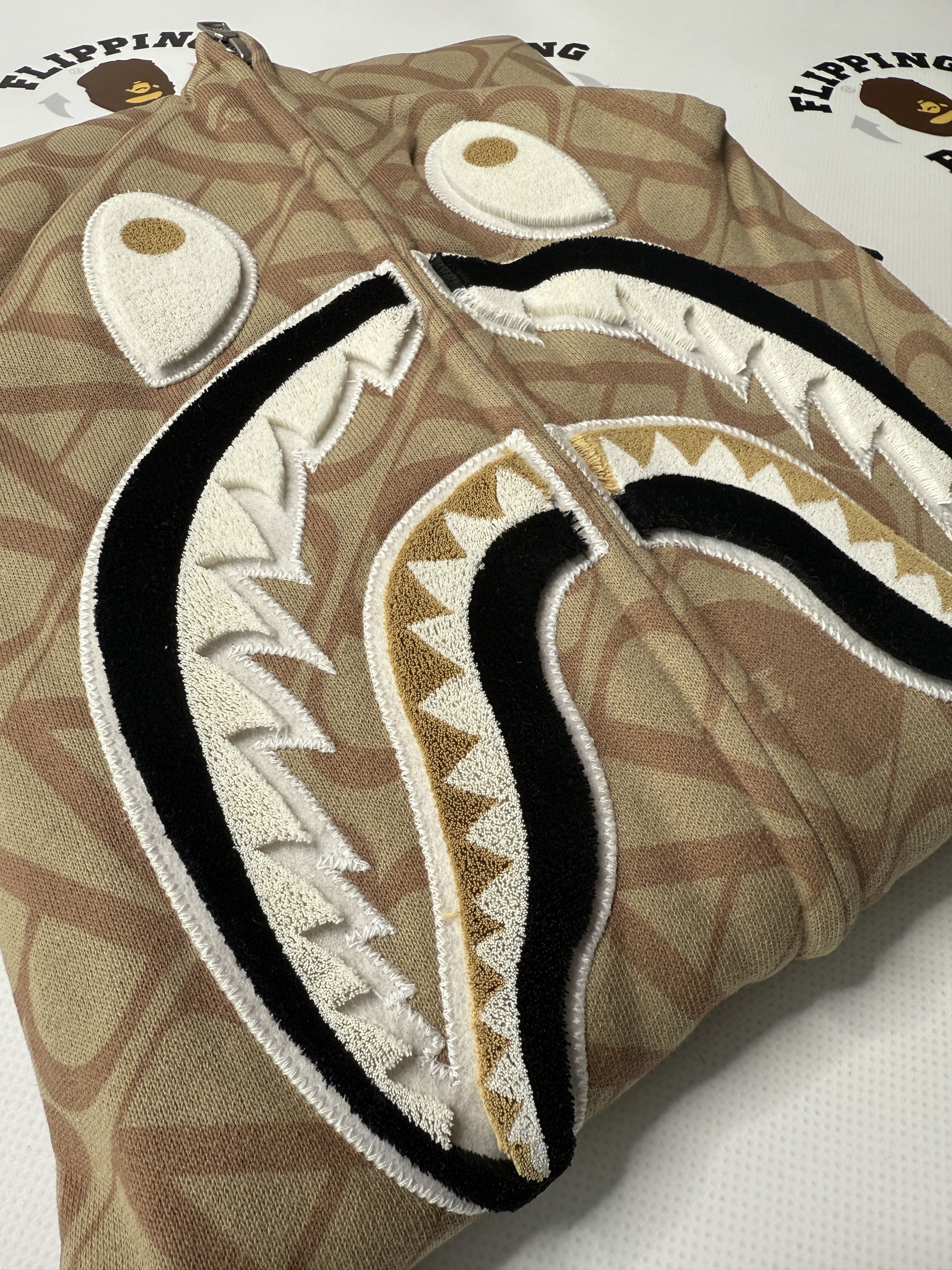 Bape SPORT MONOGRAM SHARK HOODIE Size US M / EU 48-50 / 2 - 4 Thumbnail