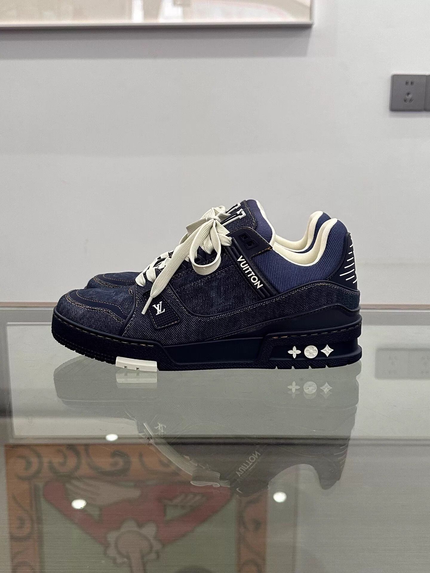 Louis Vuitton LV Men's Dark Blue Denim Monogram Trainer 5 (39) Size US 6 / EU 39 - 4 Thumbnail