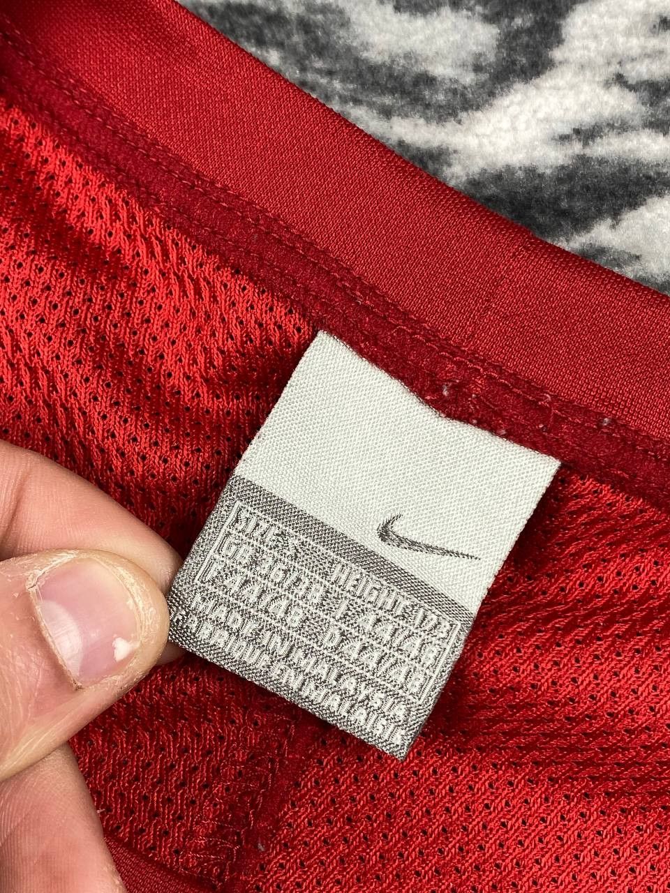 Nike Vintage Nike Air Max Tn T-Shirt 00s Men Size S Red Size US S / EU 44-46 / 1 - 13 Thumbnail