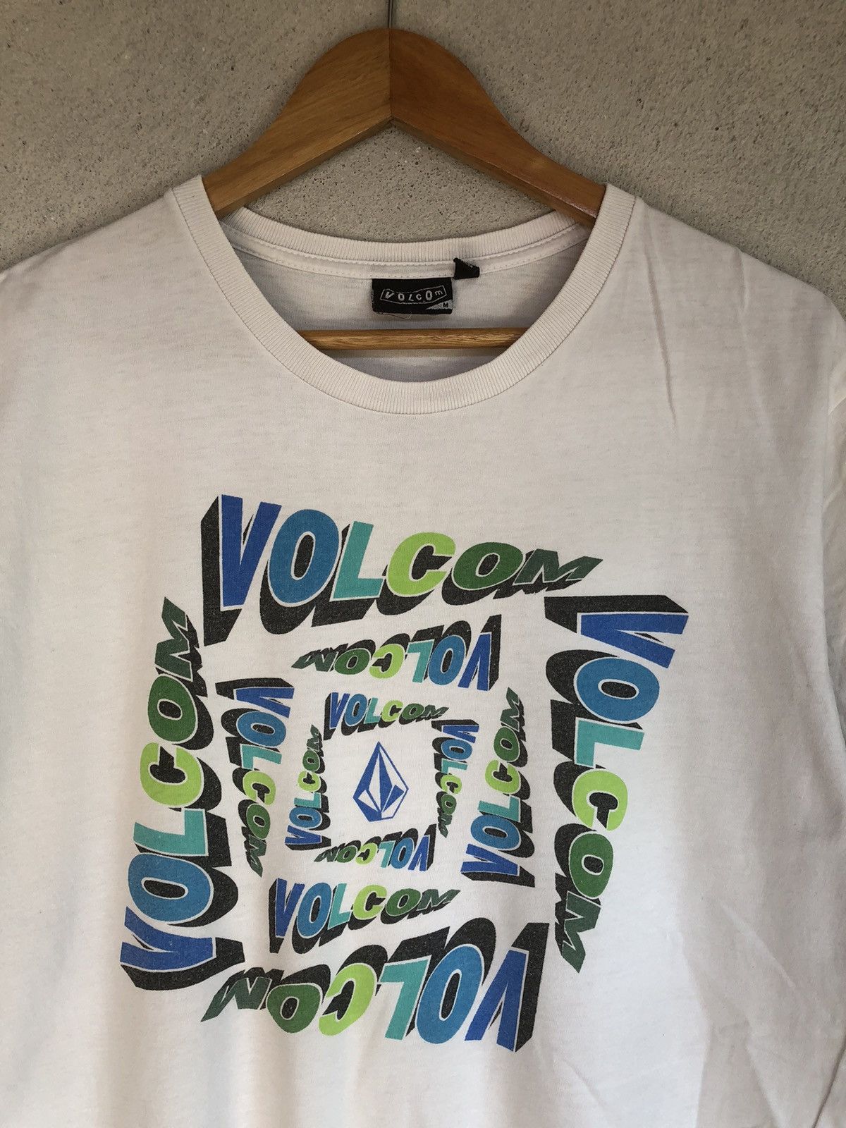 Vintage × Volcom Vintage Y2K Volcom Australia Graphic Nice Colourway Tee Size US L / EU 52-54 / 3 - 3 Thumbnail