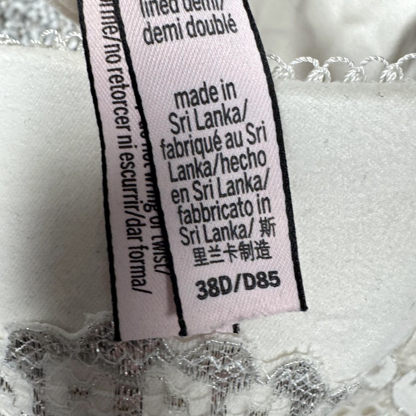 Victoria's Secret VINTAGE Victoria's Secret Body By Victoria Demi Underwire Padded Lace Bra 38D White Floral Balconette Womens Boys? Size ONE SIZE - 7 Thumbnail