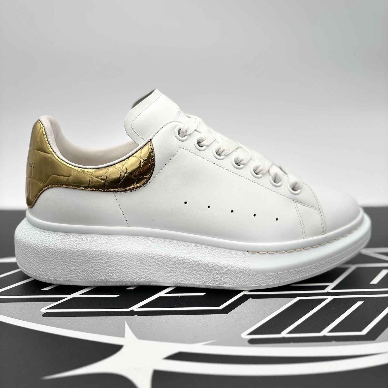 Alexander McQueen Alexander McQueen Oversized ' Gold Crocodile ' | GREAT COND! Size US 8.5 / EU 41-42 - 2 Thumbnail