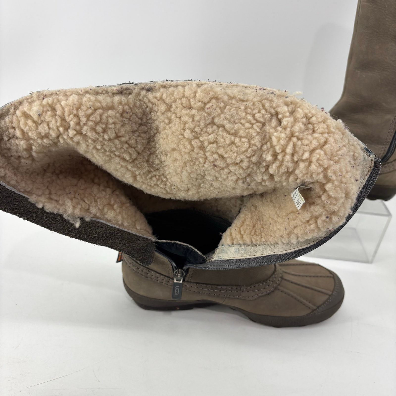 Ugg Ugg Boots Womens Size 6 W Belfair Duck Boots 5736 Taupe Size US 6 / IT 36 - 9 Thumbnail